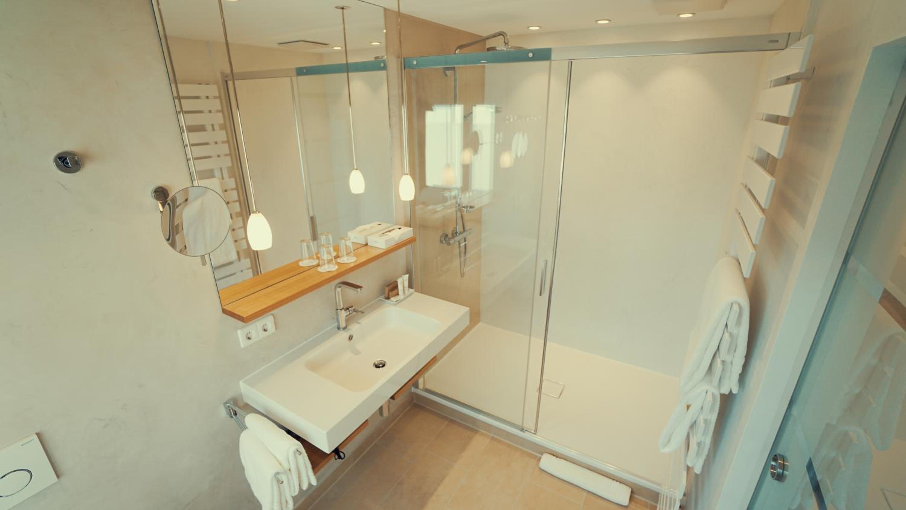 Deluxe Room B - Photo 5
