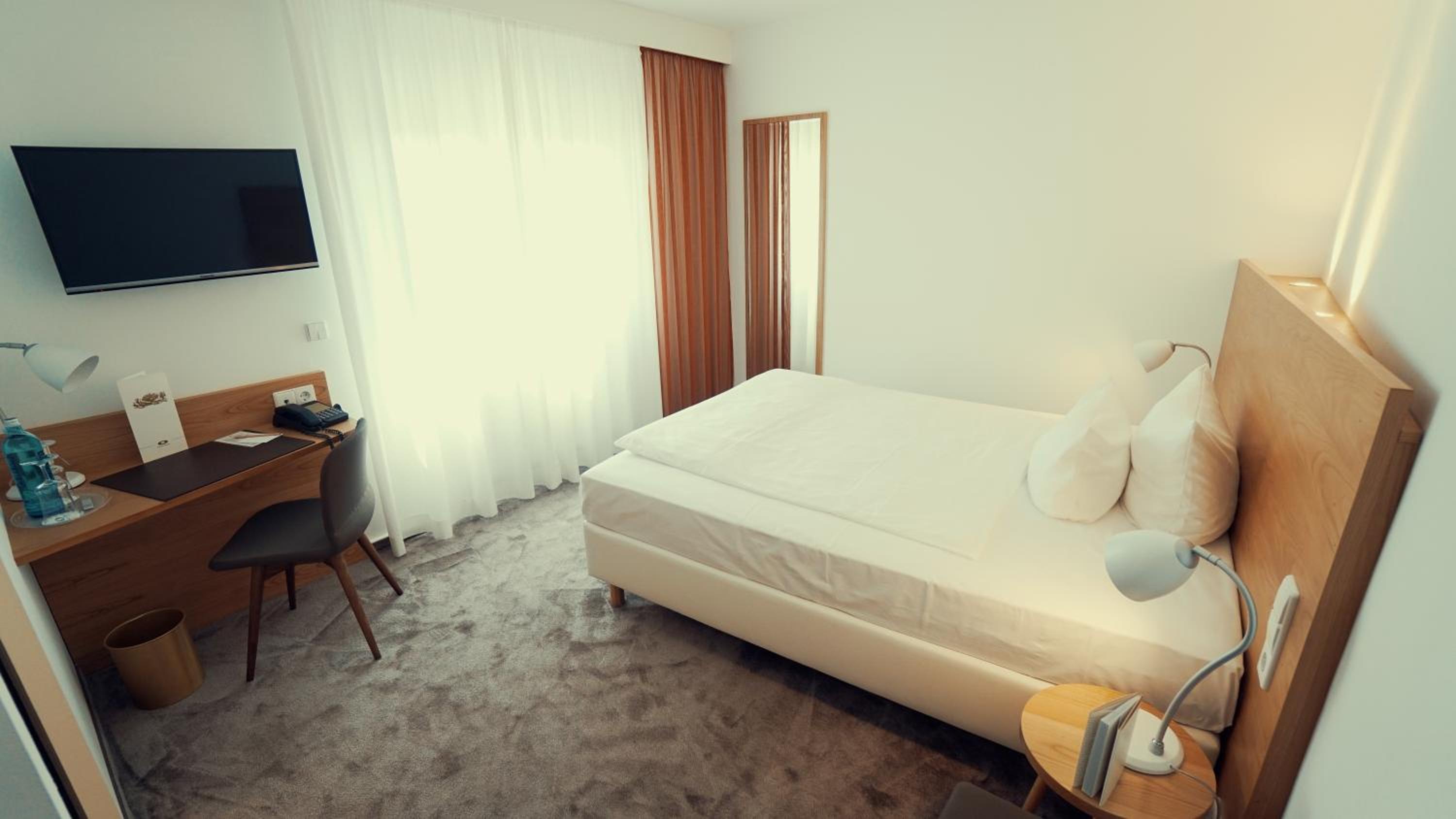 Comfort Room - Photo 2