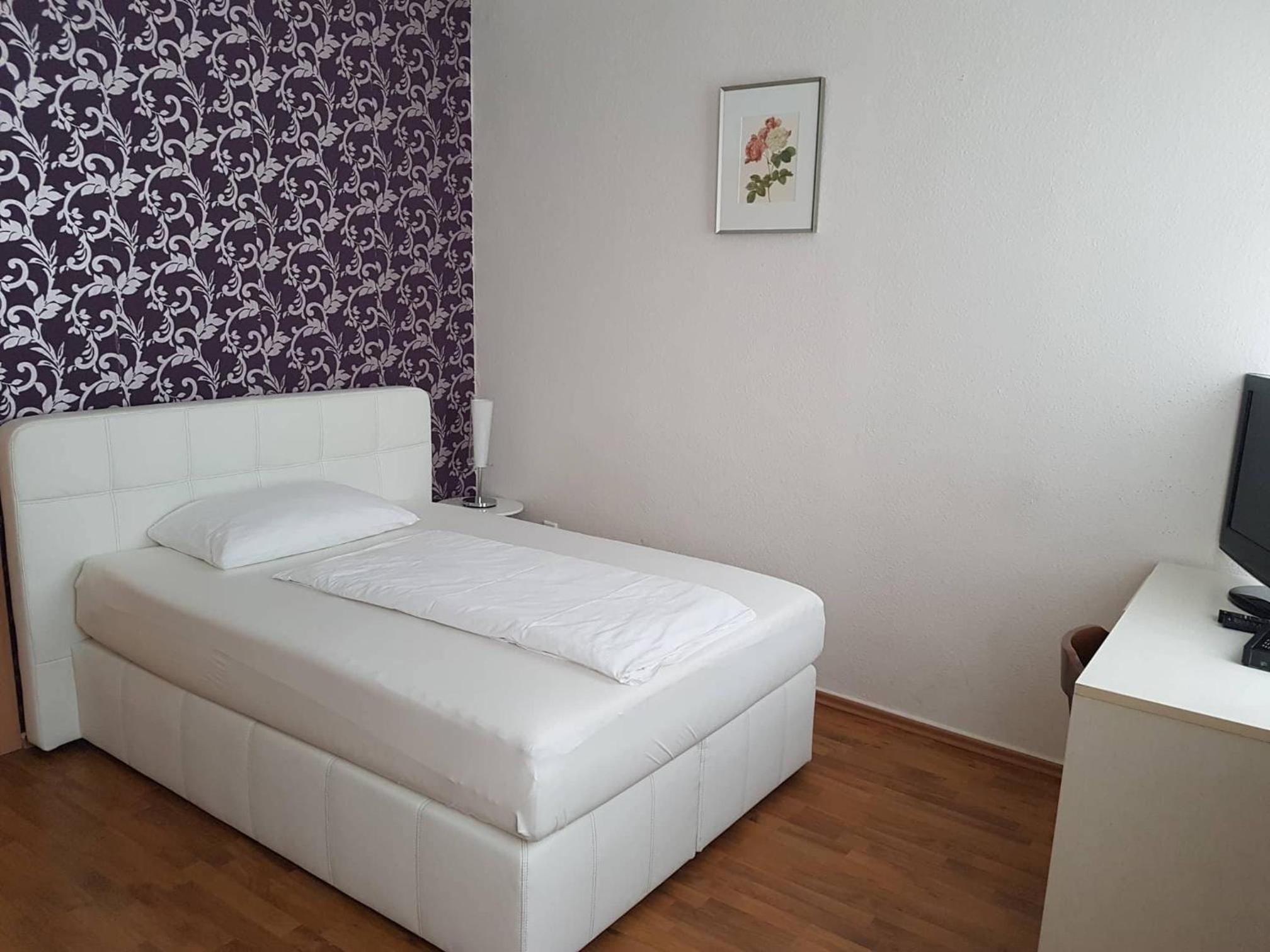 Single Room photo 2