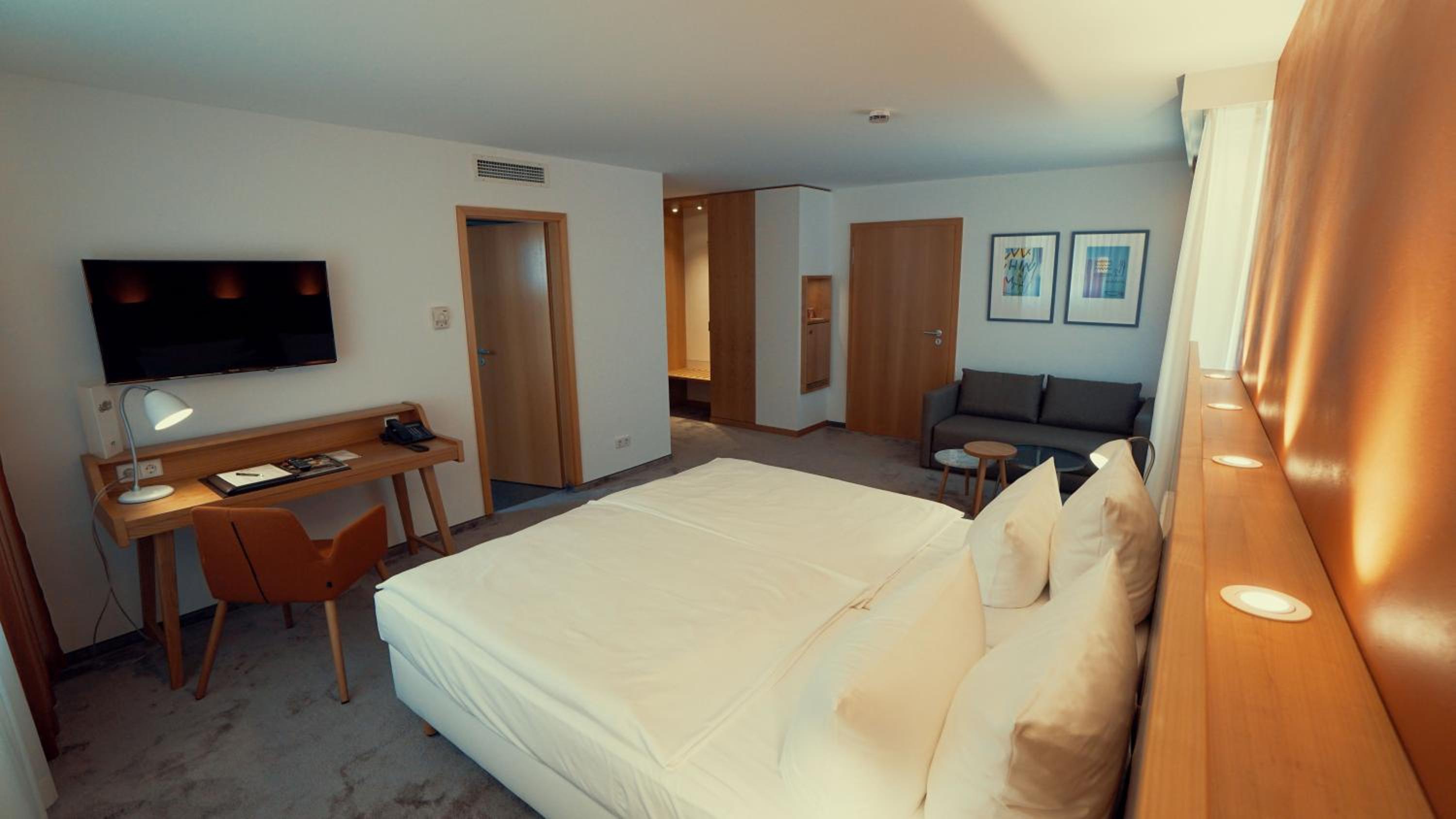 Executive Room - Photo 13