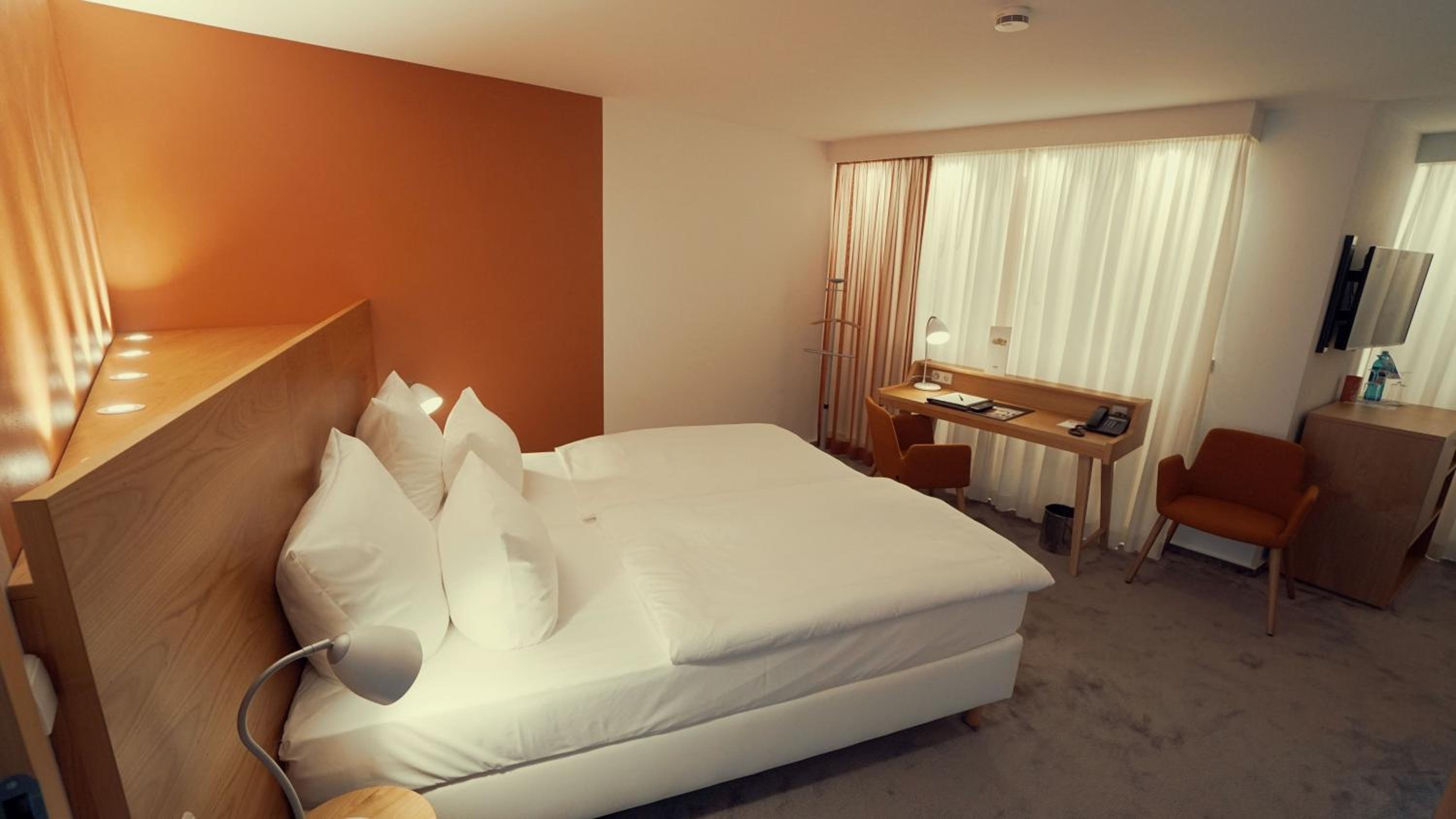 Executive Room - Photo 11