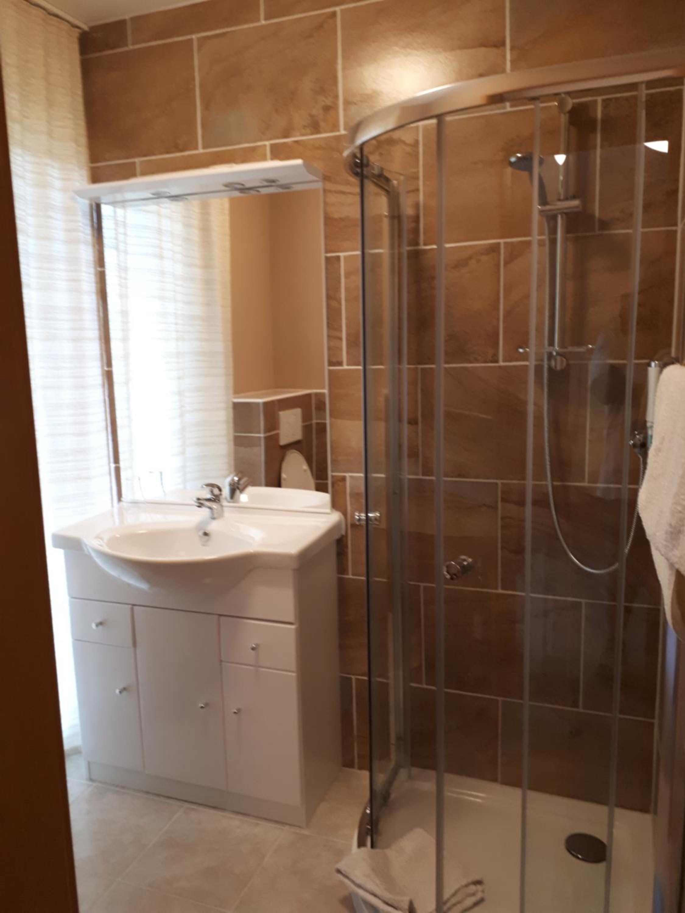 Budget Double Room photo 3