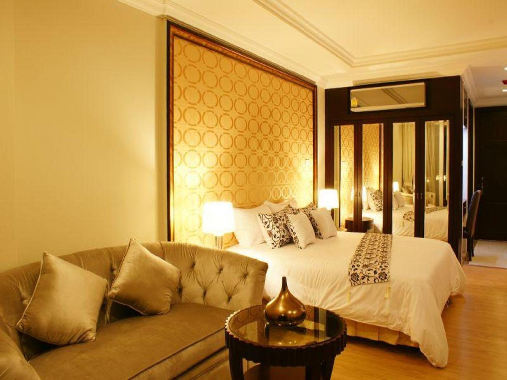 Executive One-Bedroom Suite - Photo 6