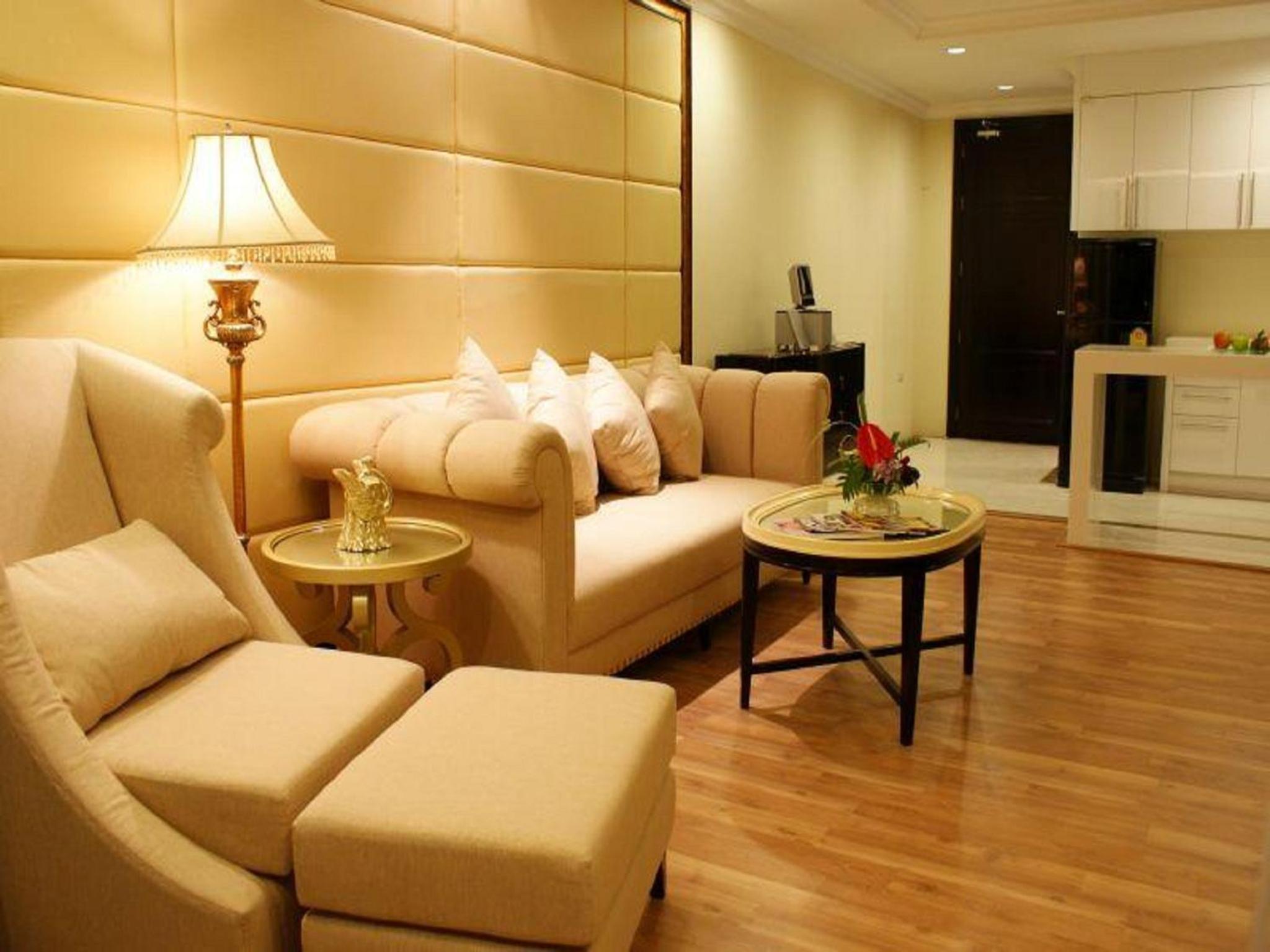 Executive One-Bedroom Suite - Photo 4