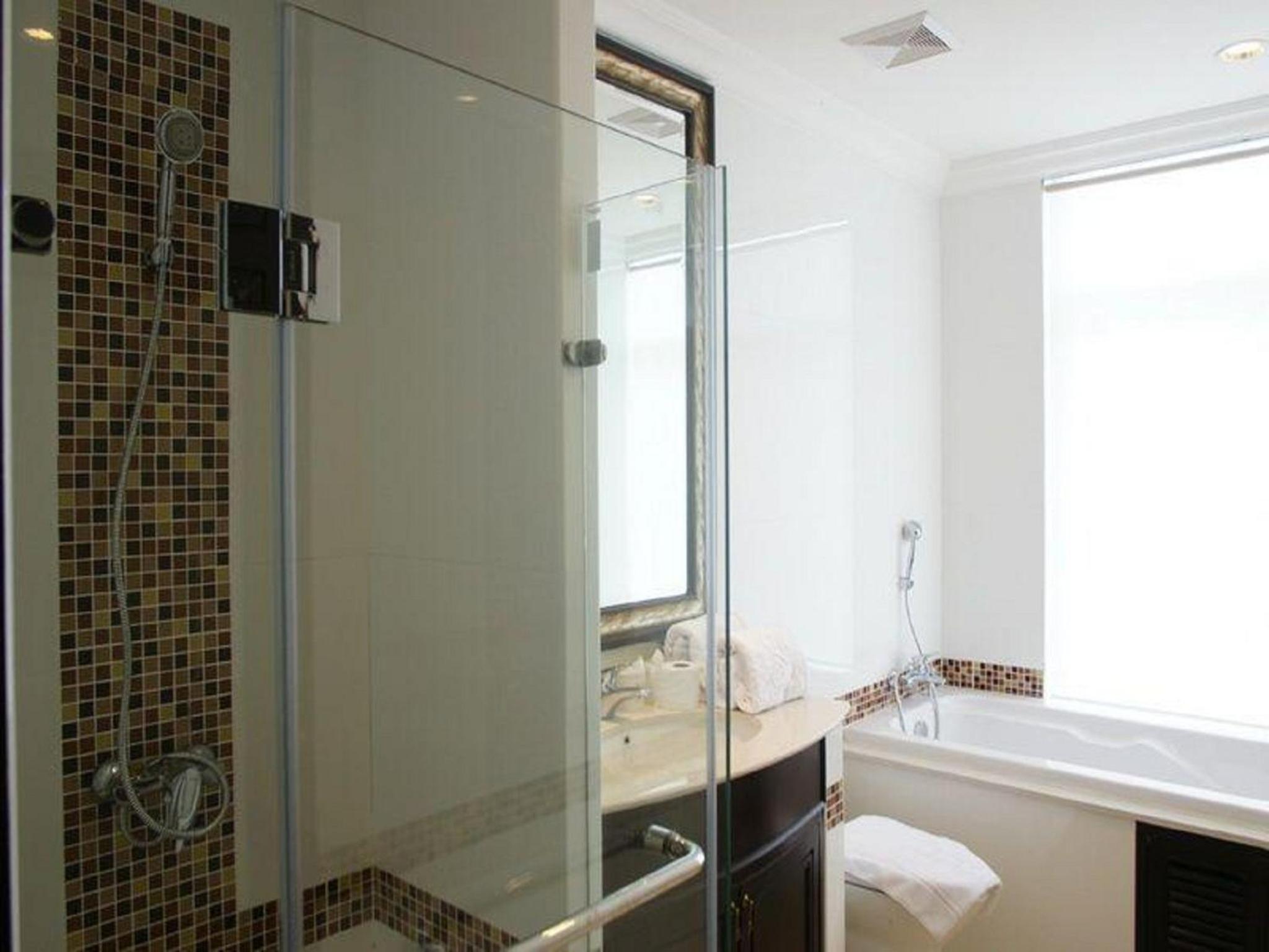 Two-Bedroom Suite - Photo 15
