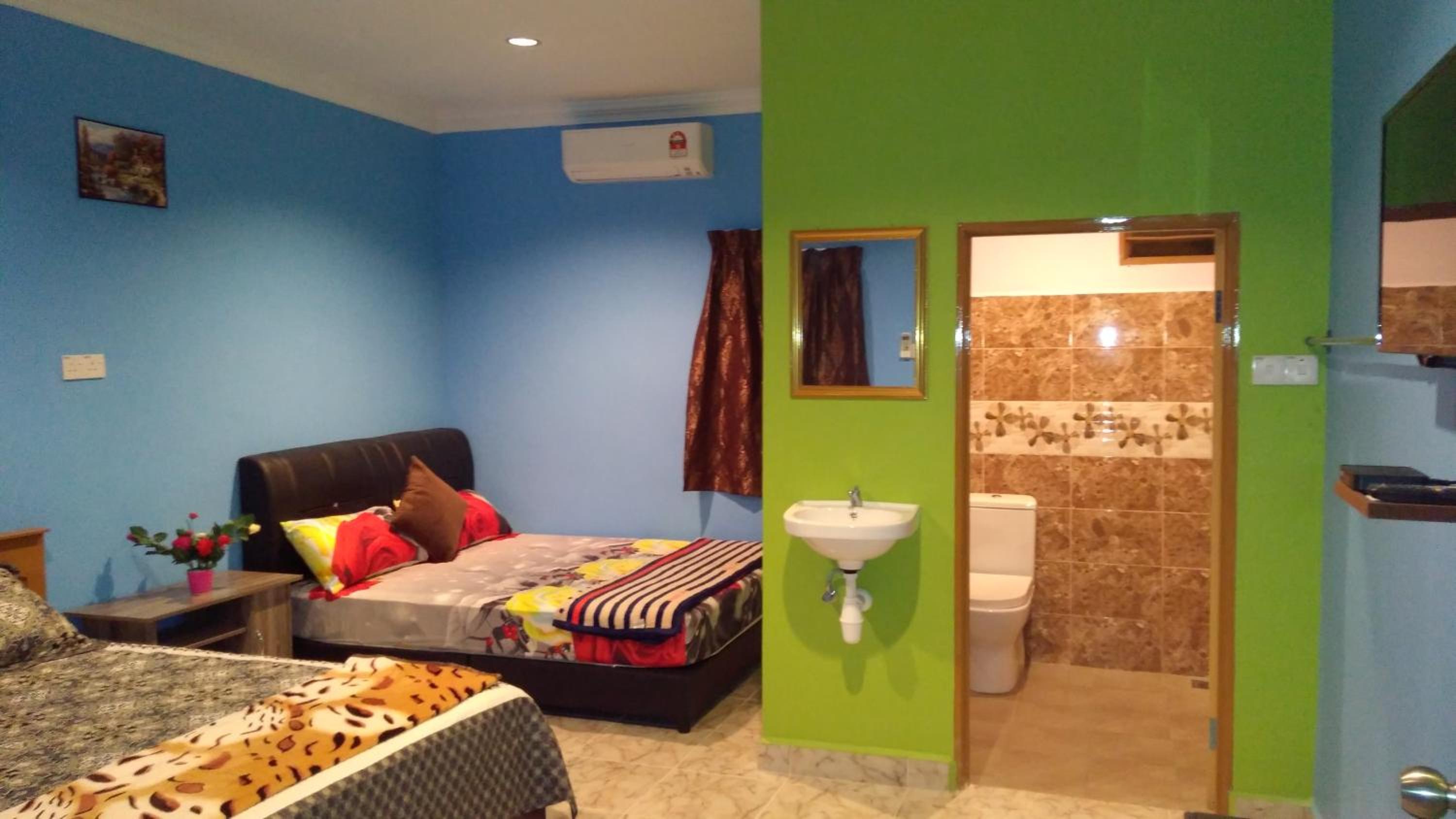 Family Room photo 3