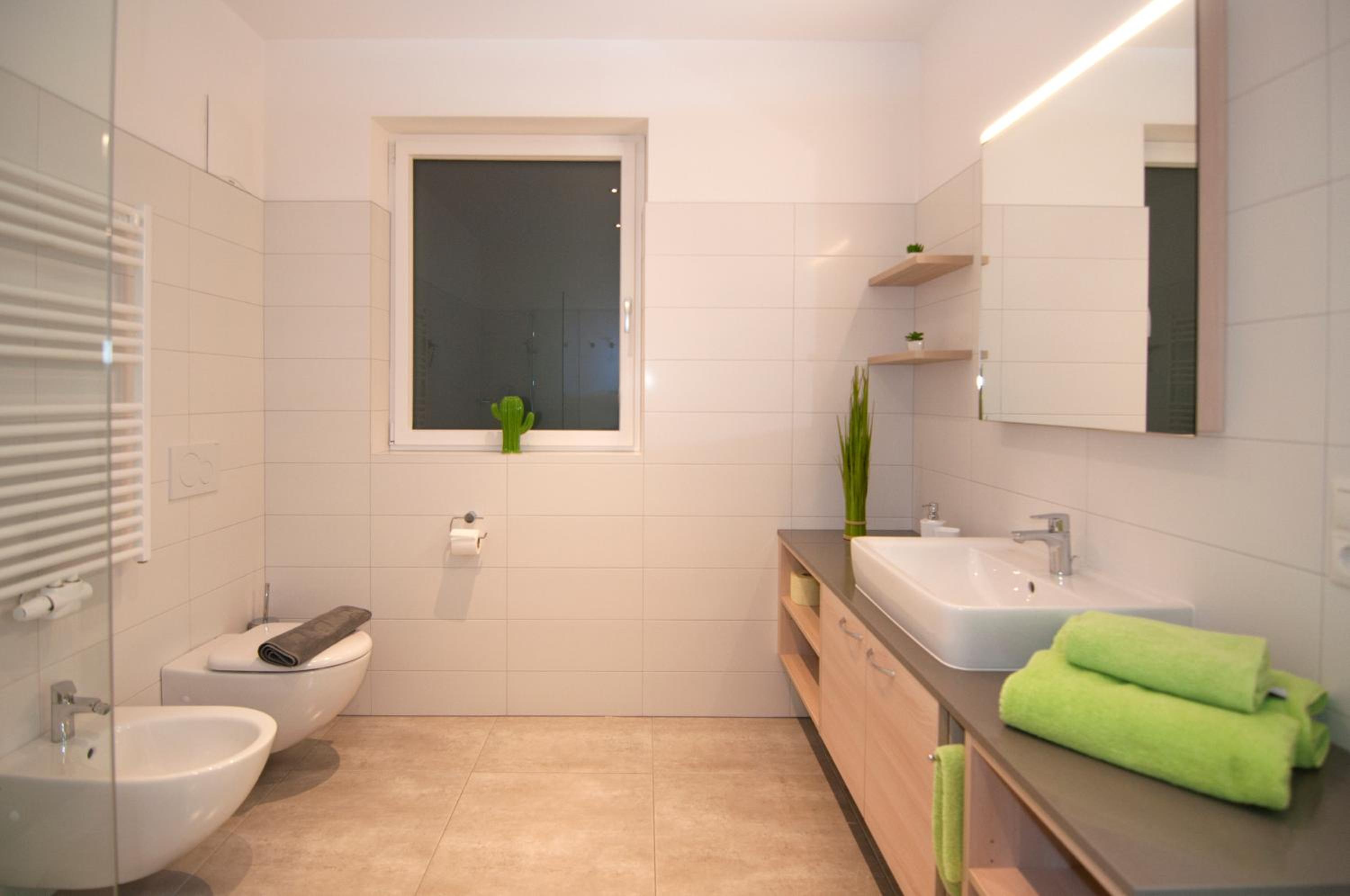Apartment with Terrace - Photo 12