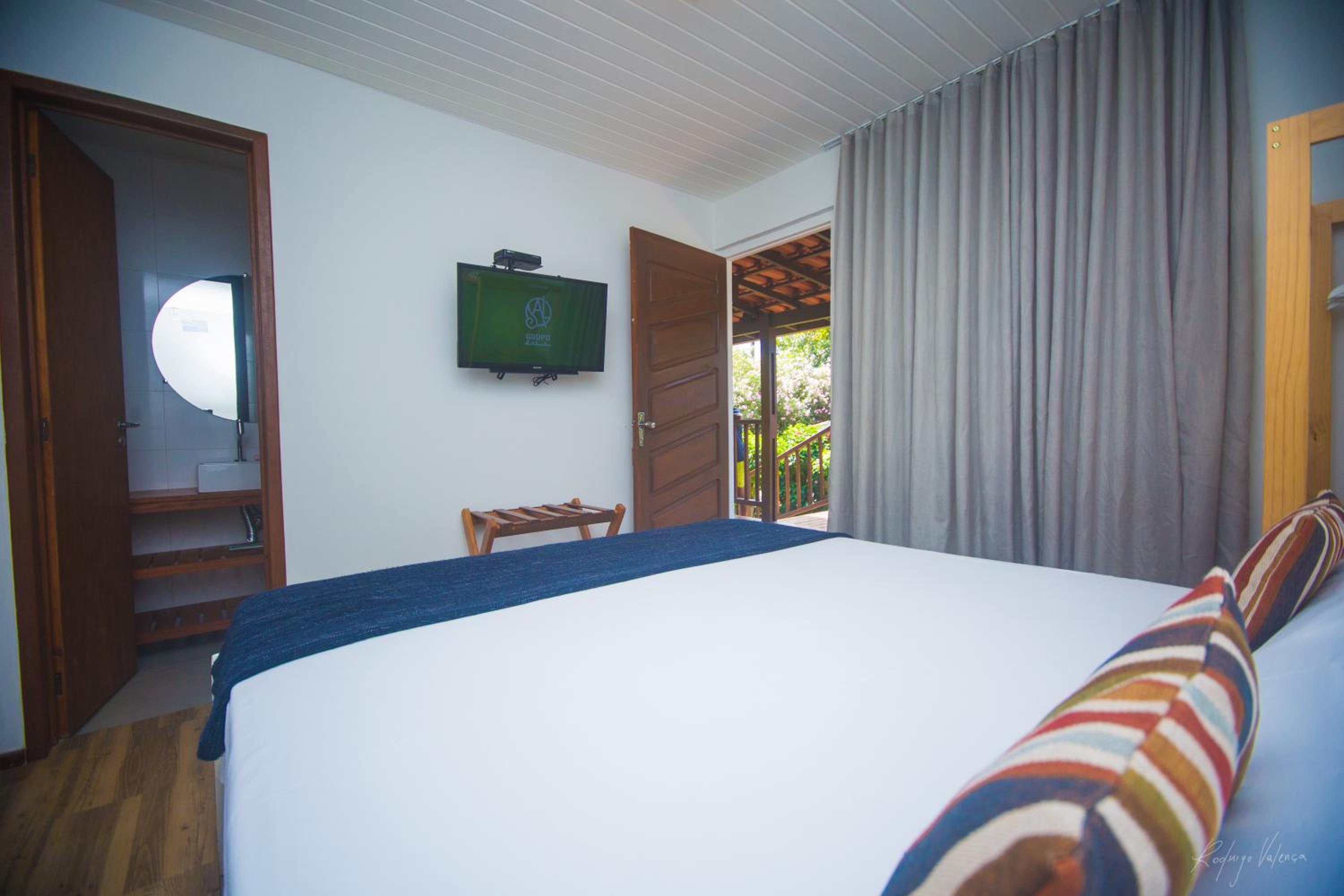 Deluxe Double Room with Balcony - Photo 32