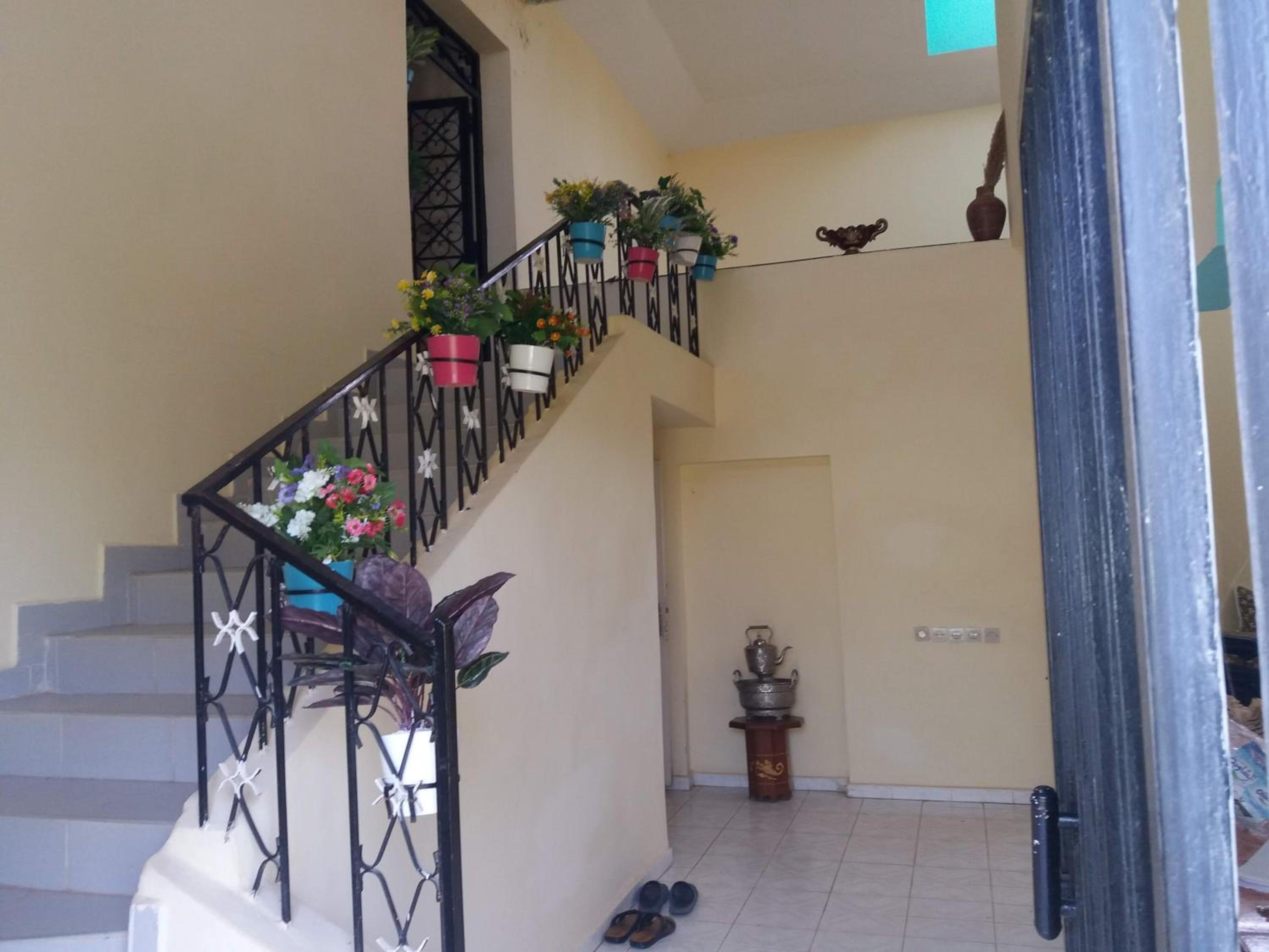 Villa - Photo 2