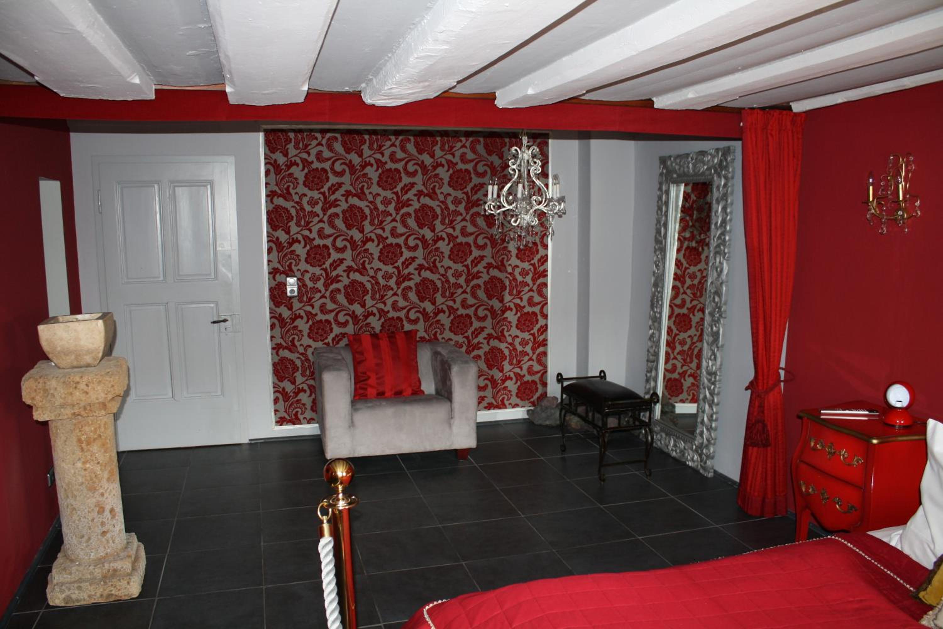 Fire Suite photo 3