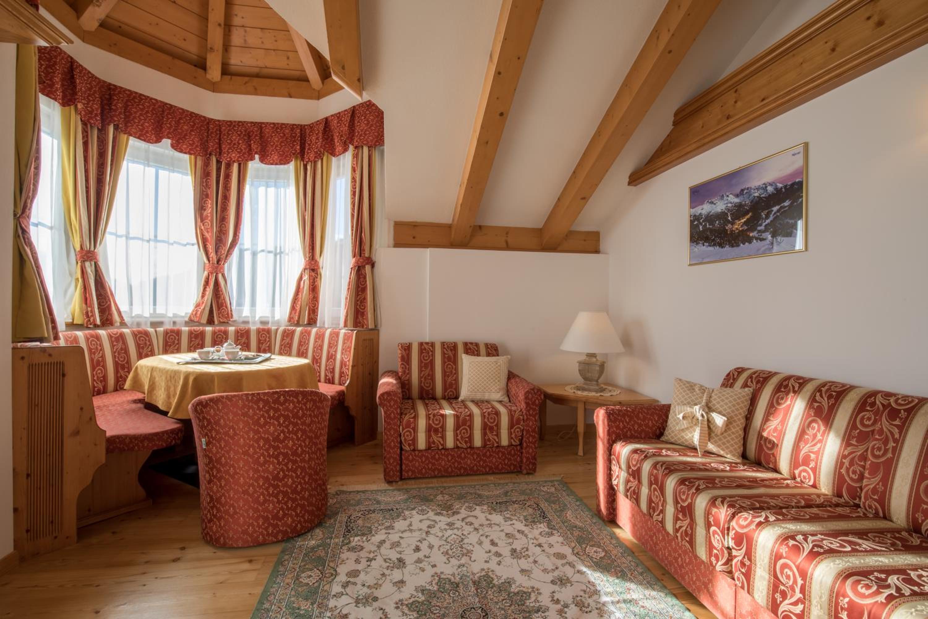 Suite - Photo 2