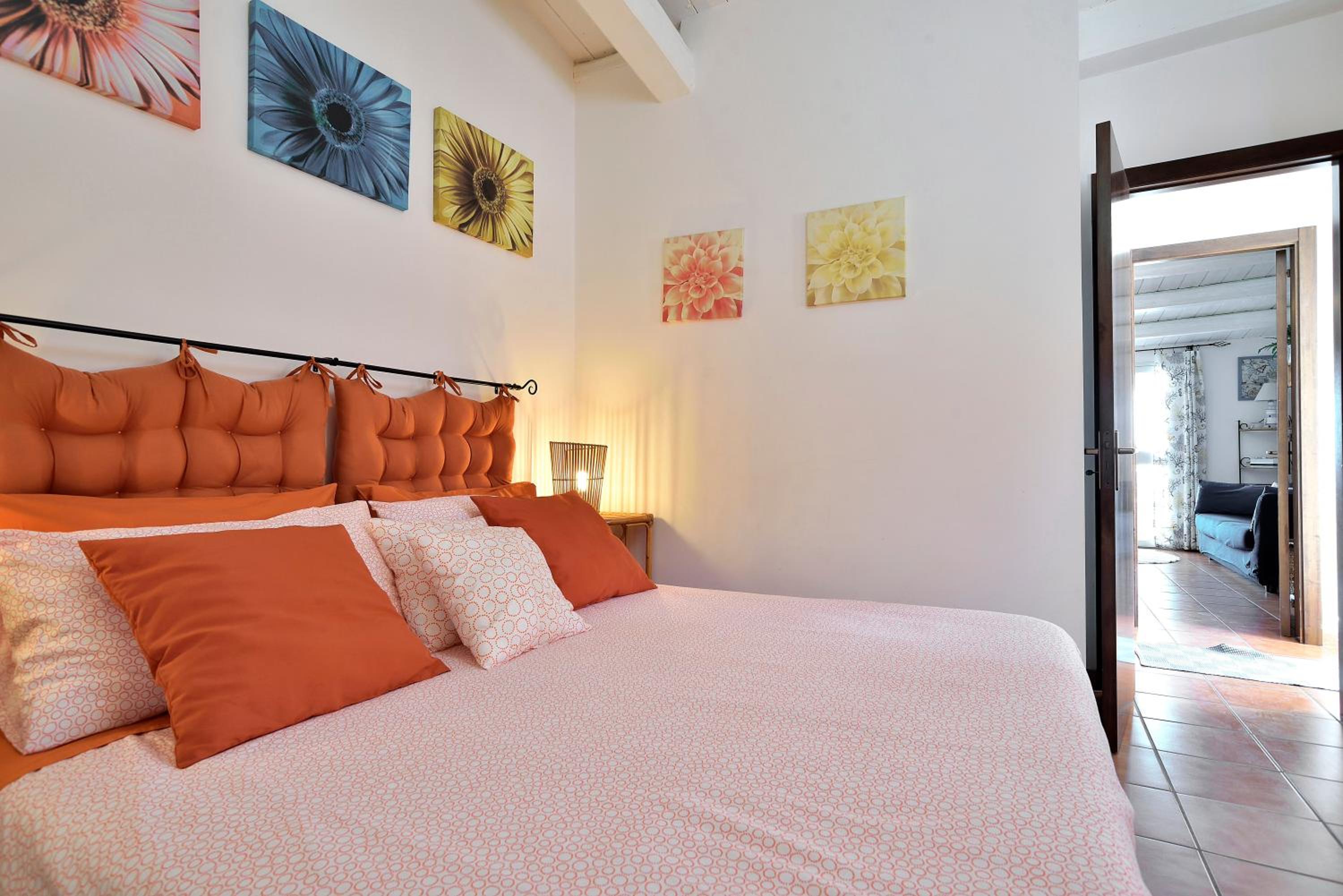 One-Bedroom House with Sea View - Photo 16