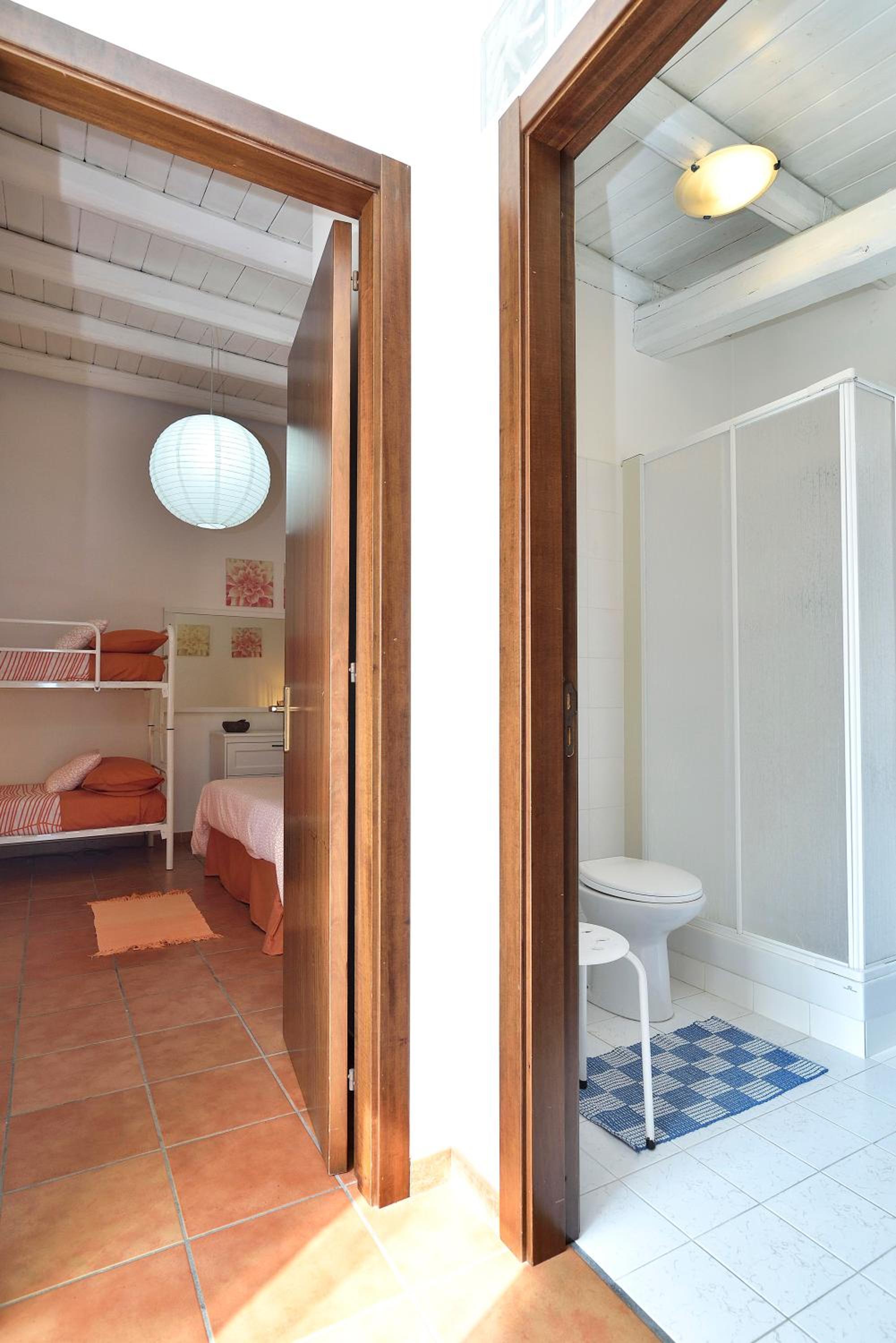 One-Bedroom House with Sea View - Photo 24