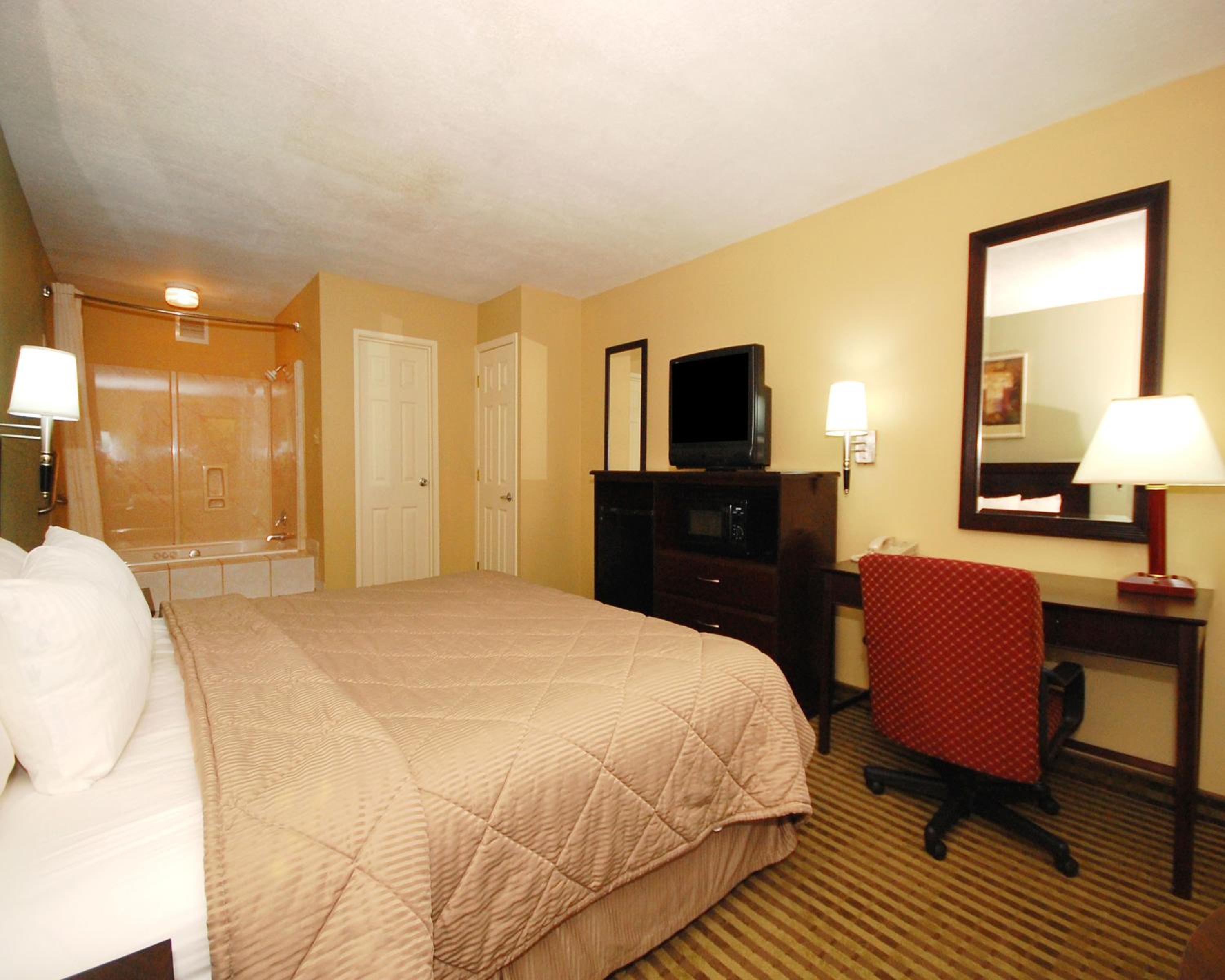 King Room - Non-Smoking - Photo 1