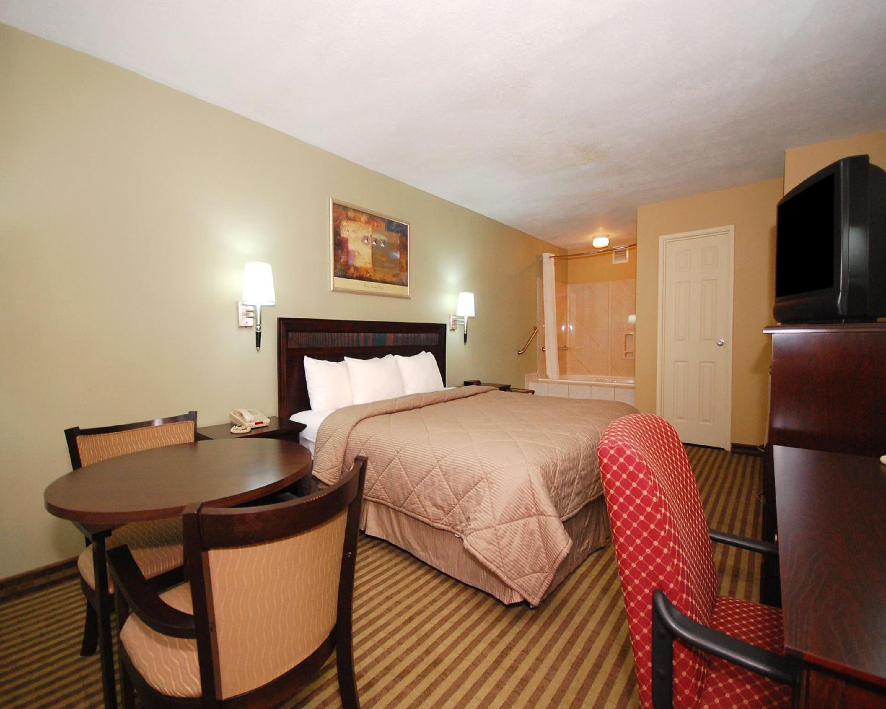 King Room - Disability Access/Non-Smoking - Photo 4