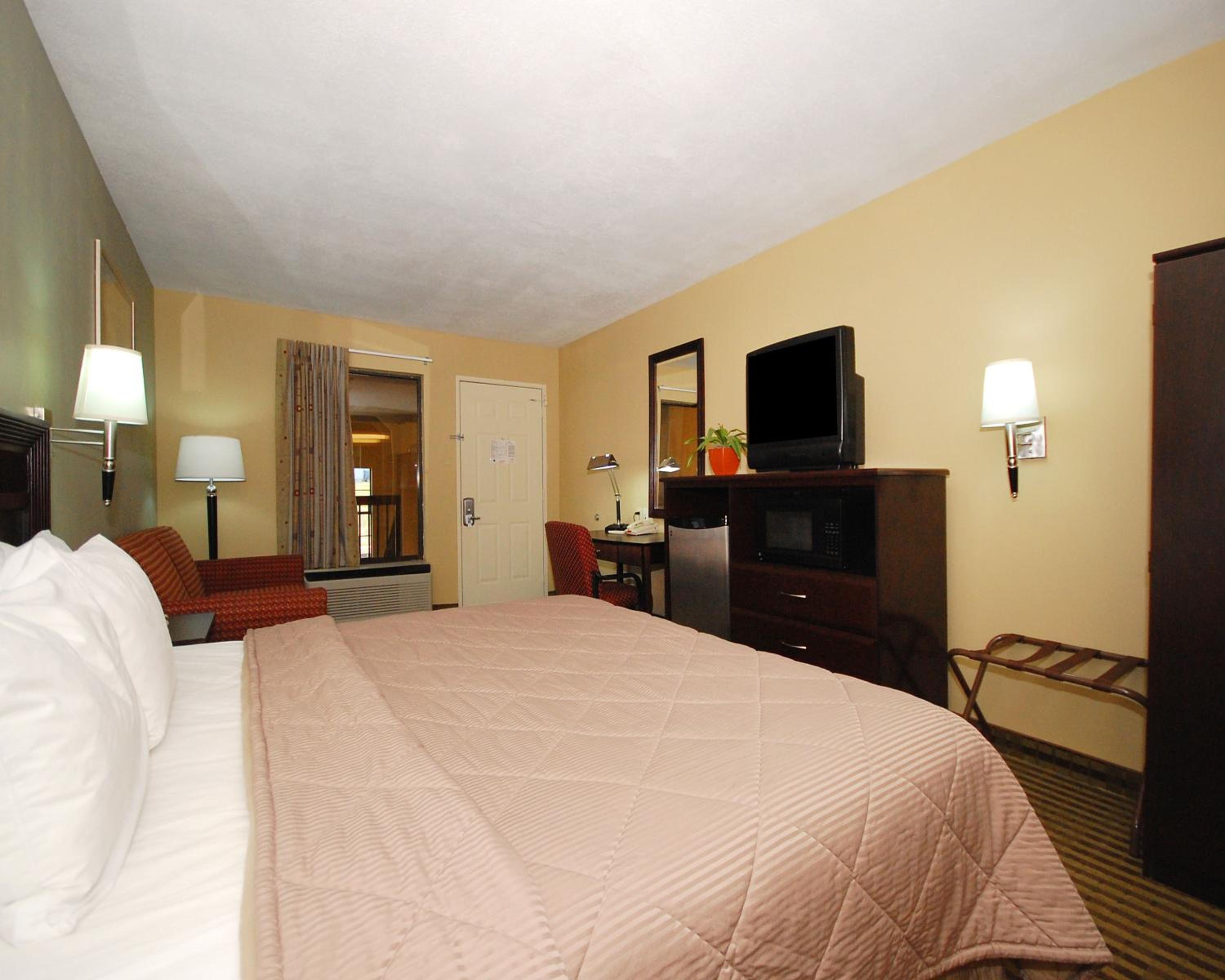 King Room - Disability Access/Non-Smoking - Photo 3