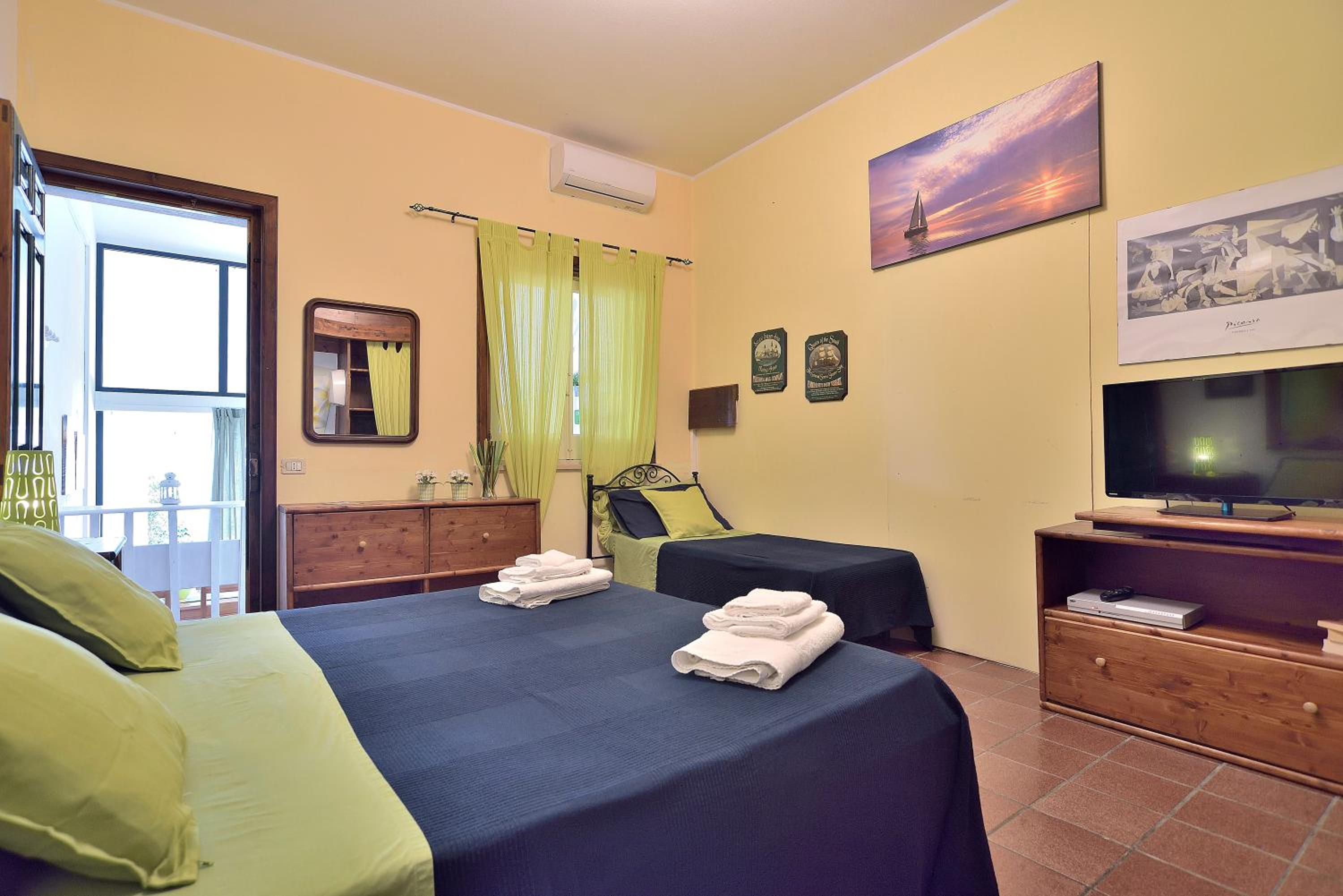 Triple Room with Terrace