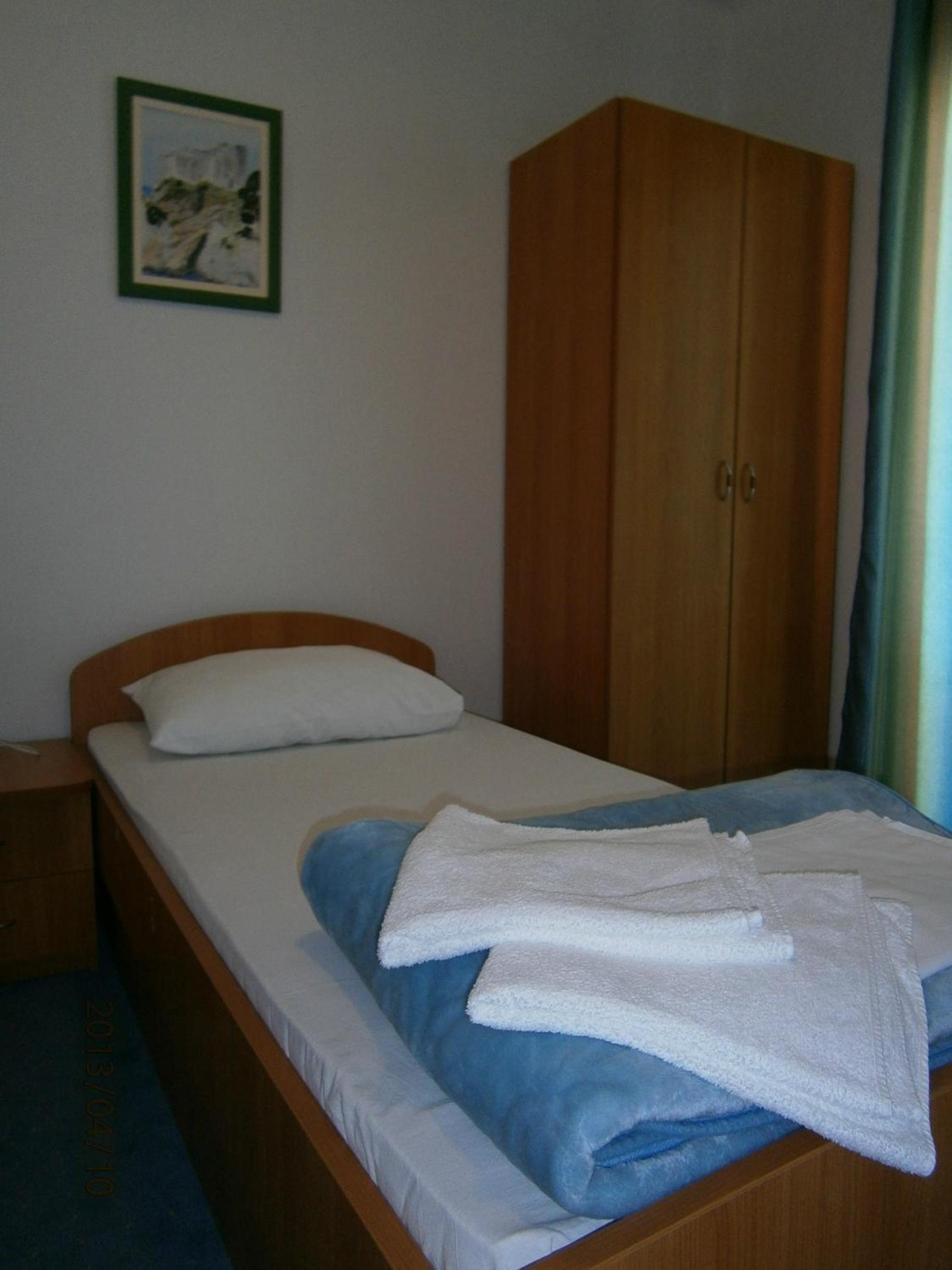 Double or Twin Room photo 3