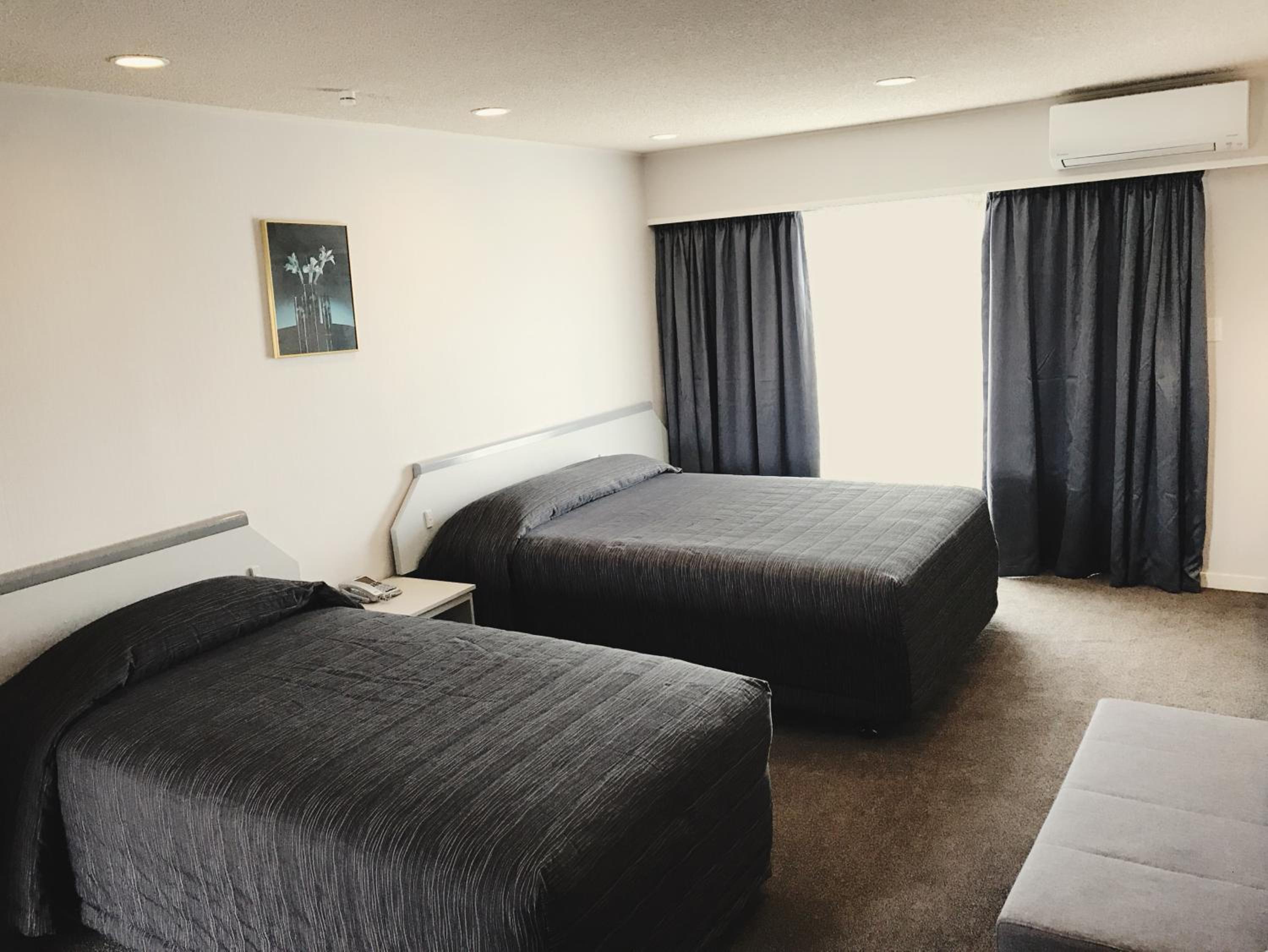 Standard Twin Room - Photo 1