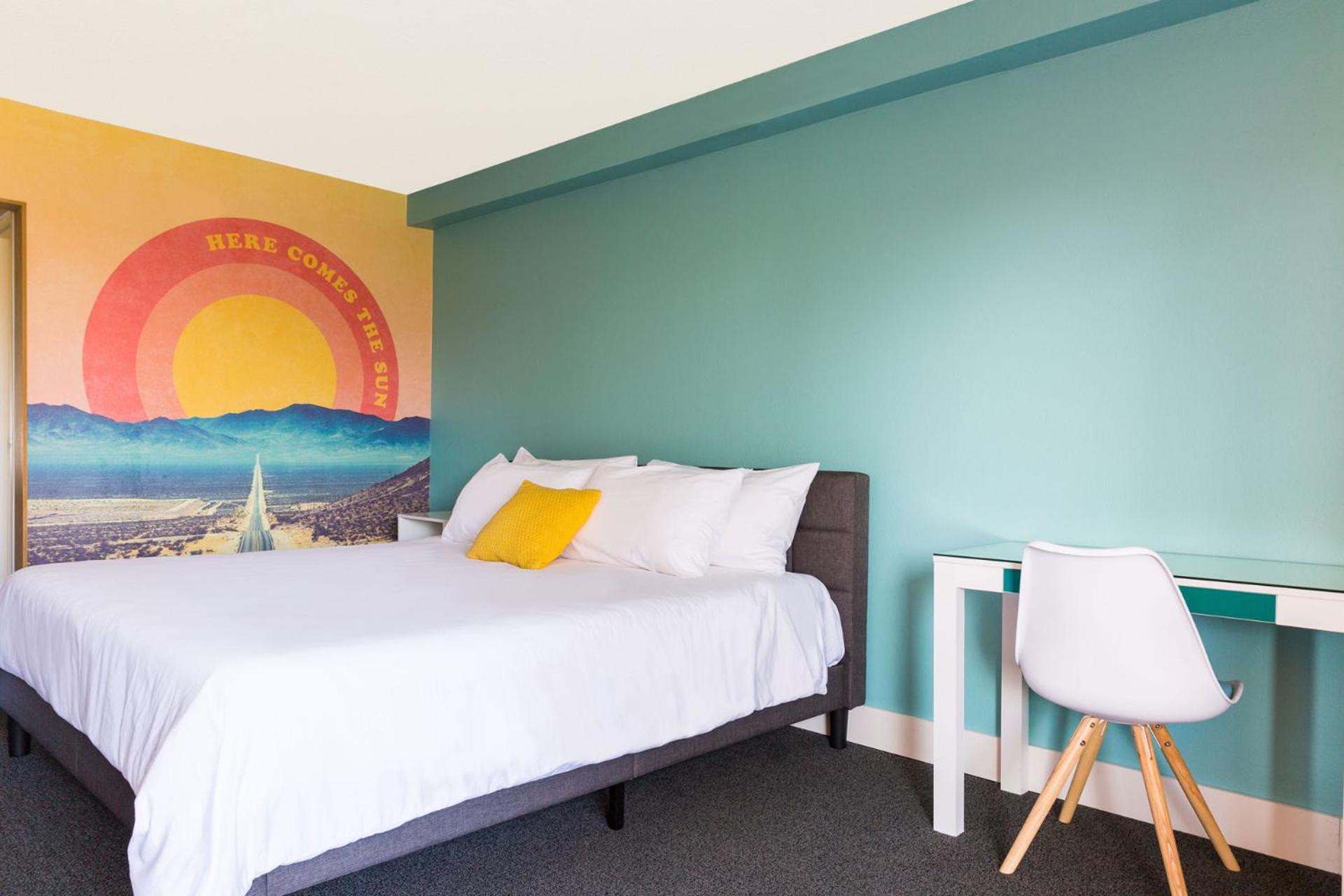 Standard King Room - Photo 2