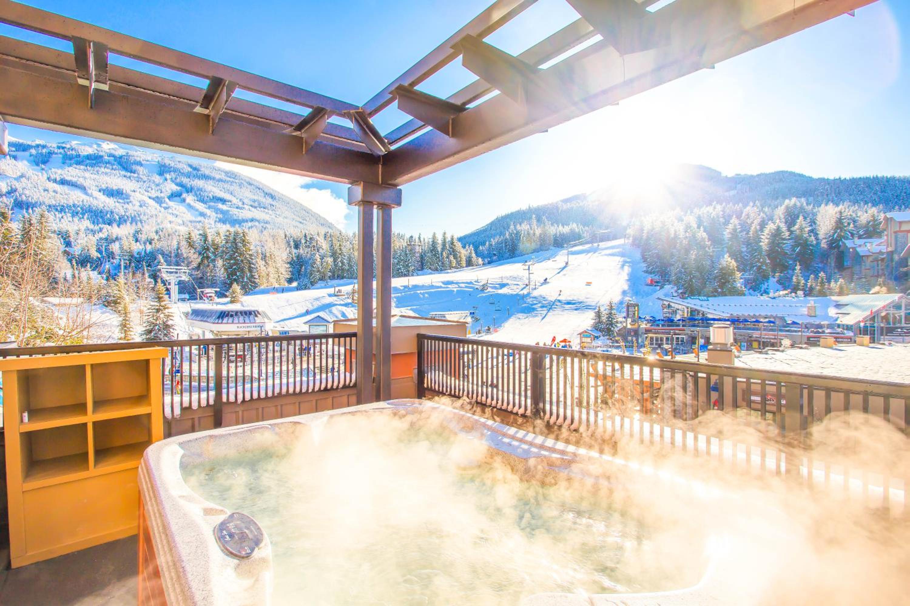 One-Bedroom Suite with Hot Tub - Photo 5