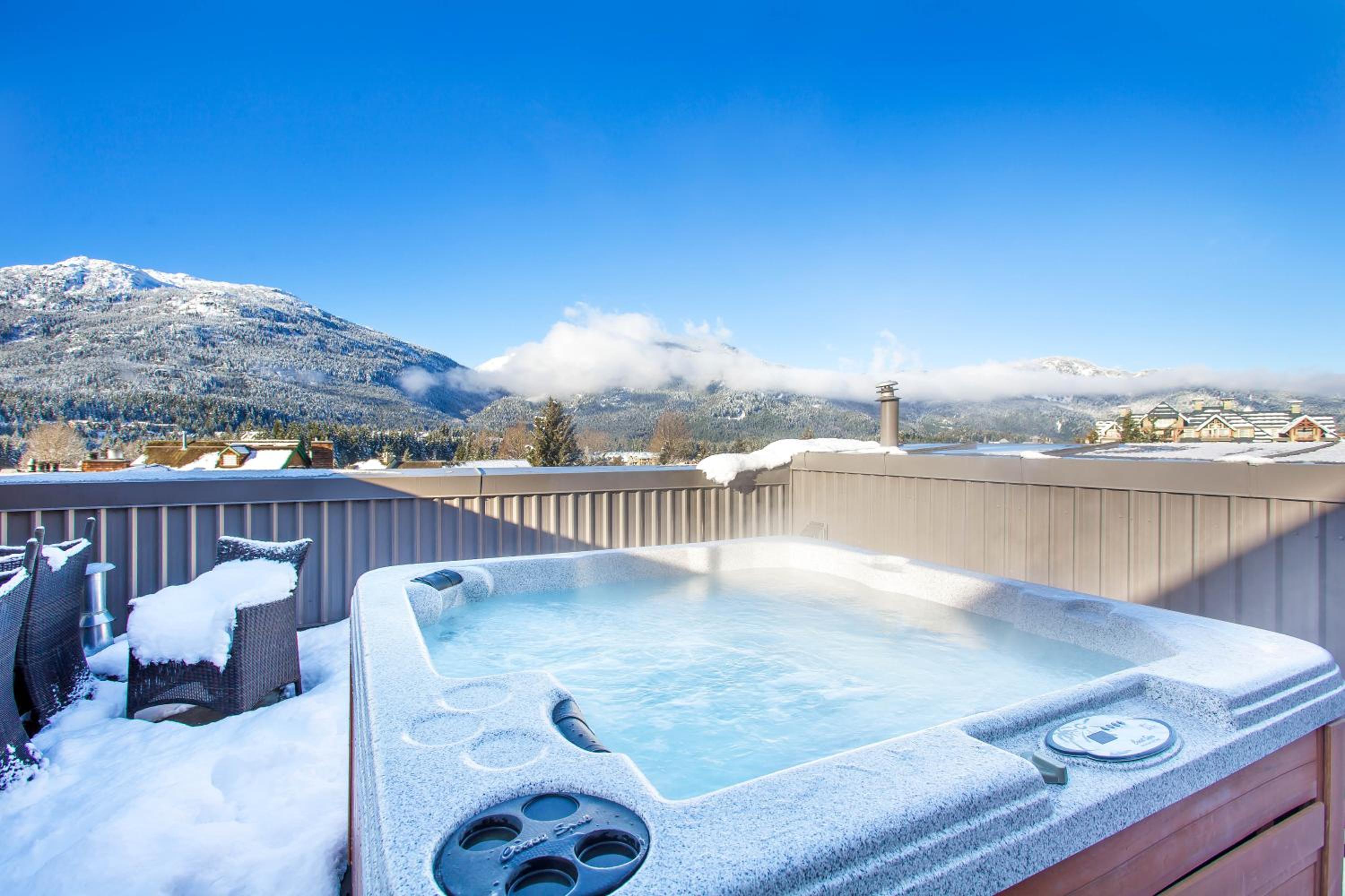 Two-Bedroom Suite with Hot Tub  - Photo 8