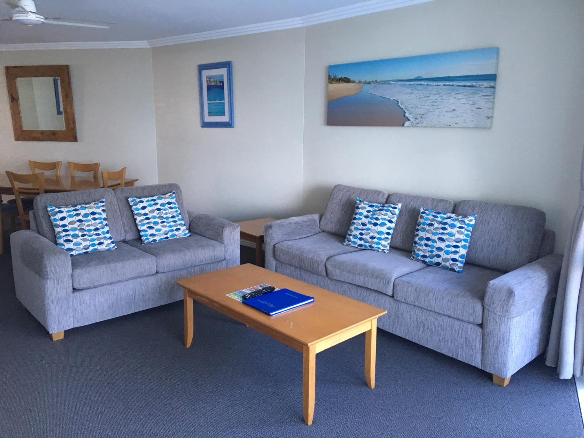 Standard Three-Bedroom Apartment with Partial Water View photo 1