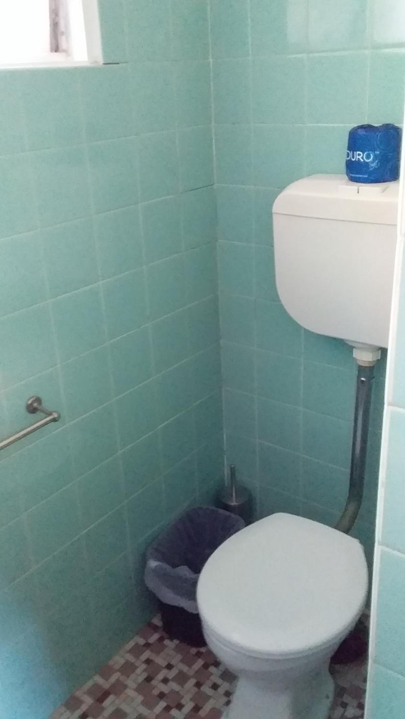 Standard Twin Room -- No Pet photo 3