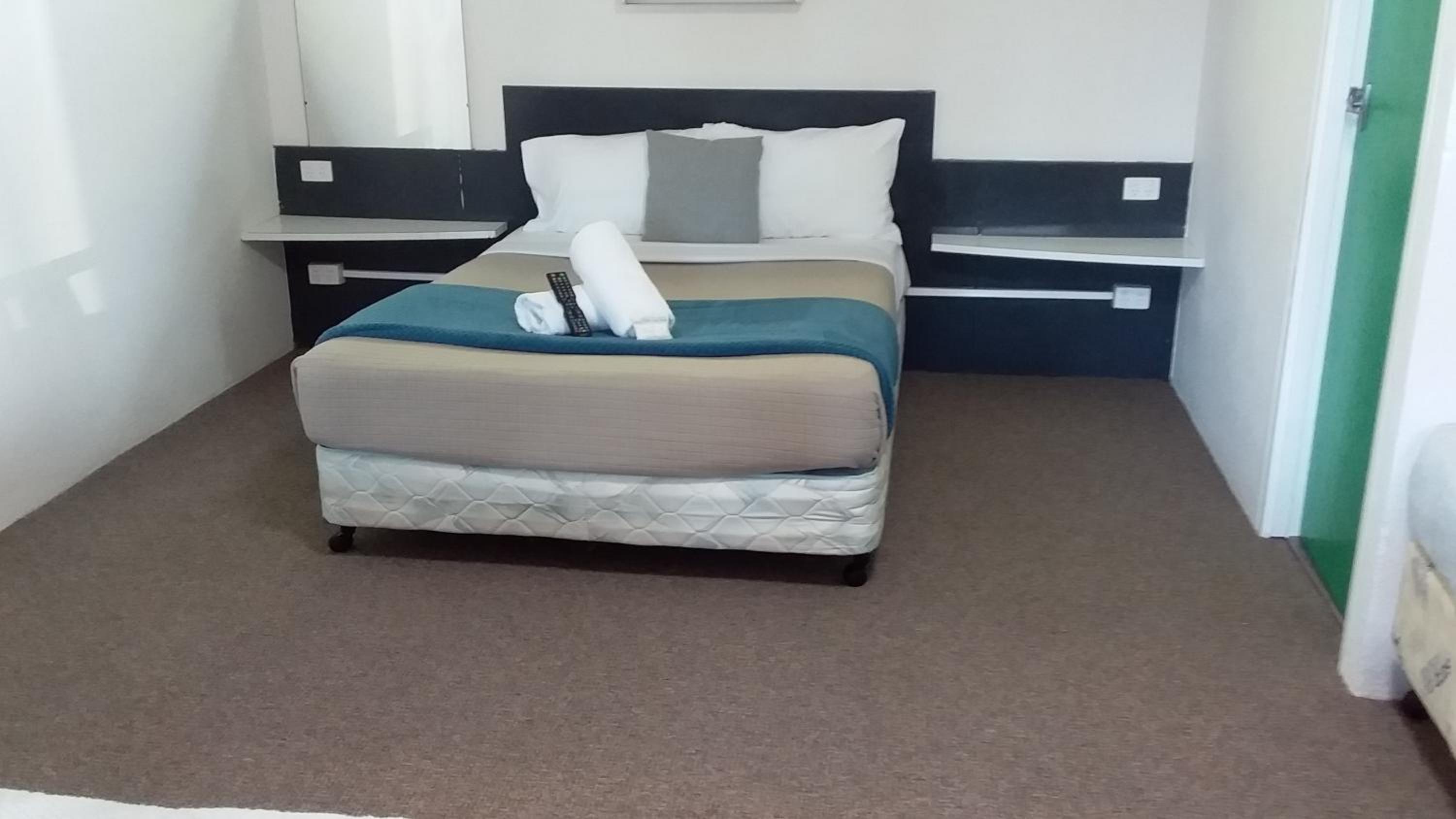 Deluxe Quadruple Room  - No Pet photo 1