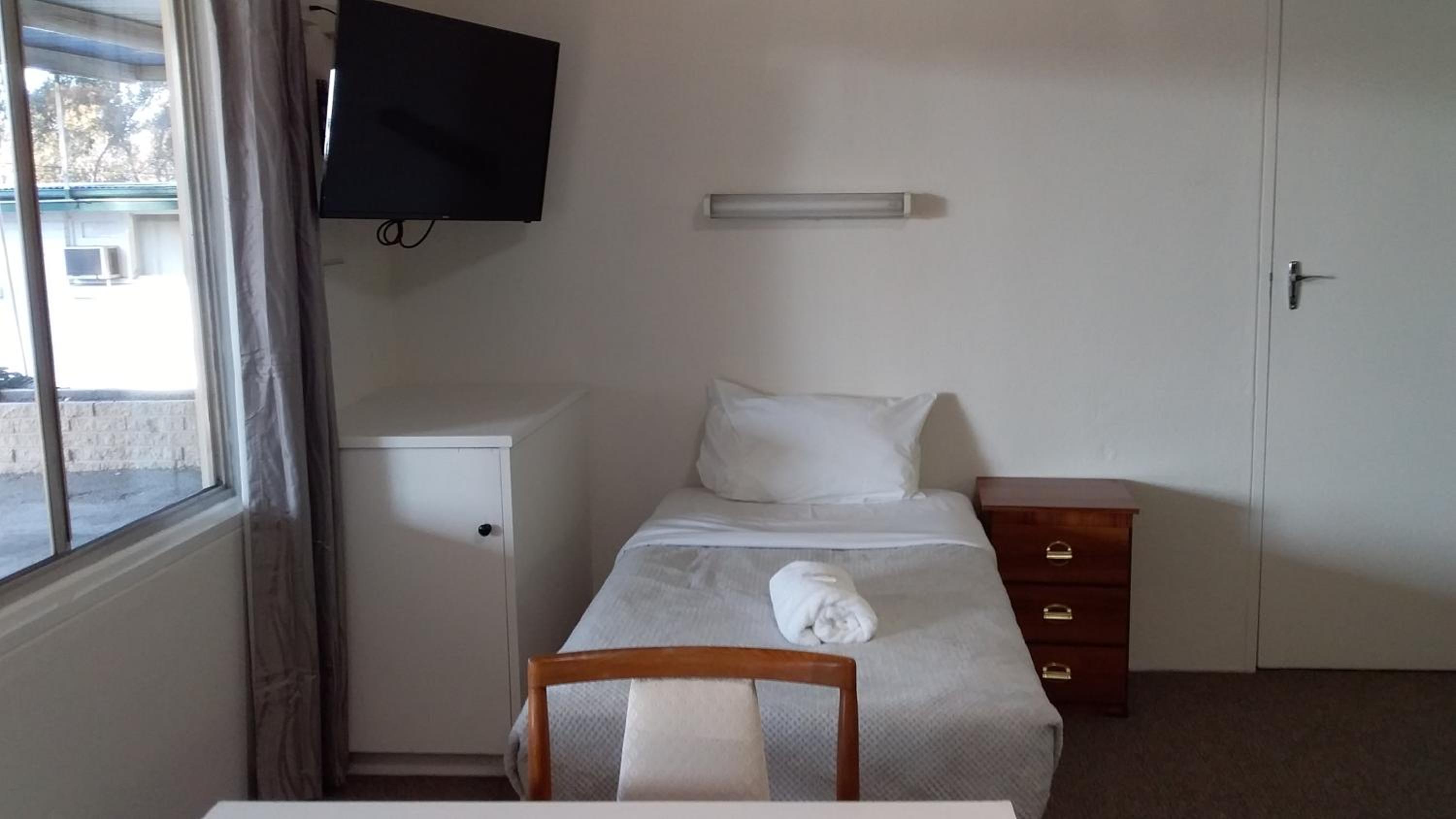 Deluxe Quadruple Room  - No Pet photo 2