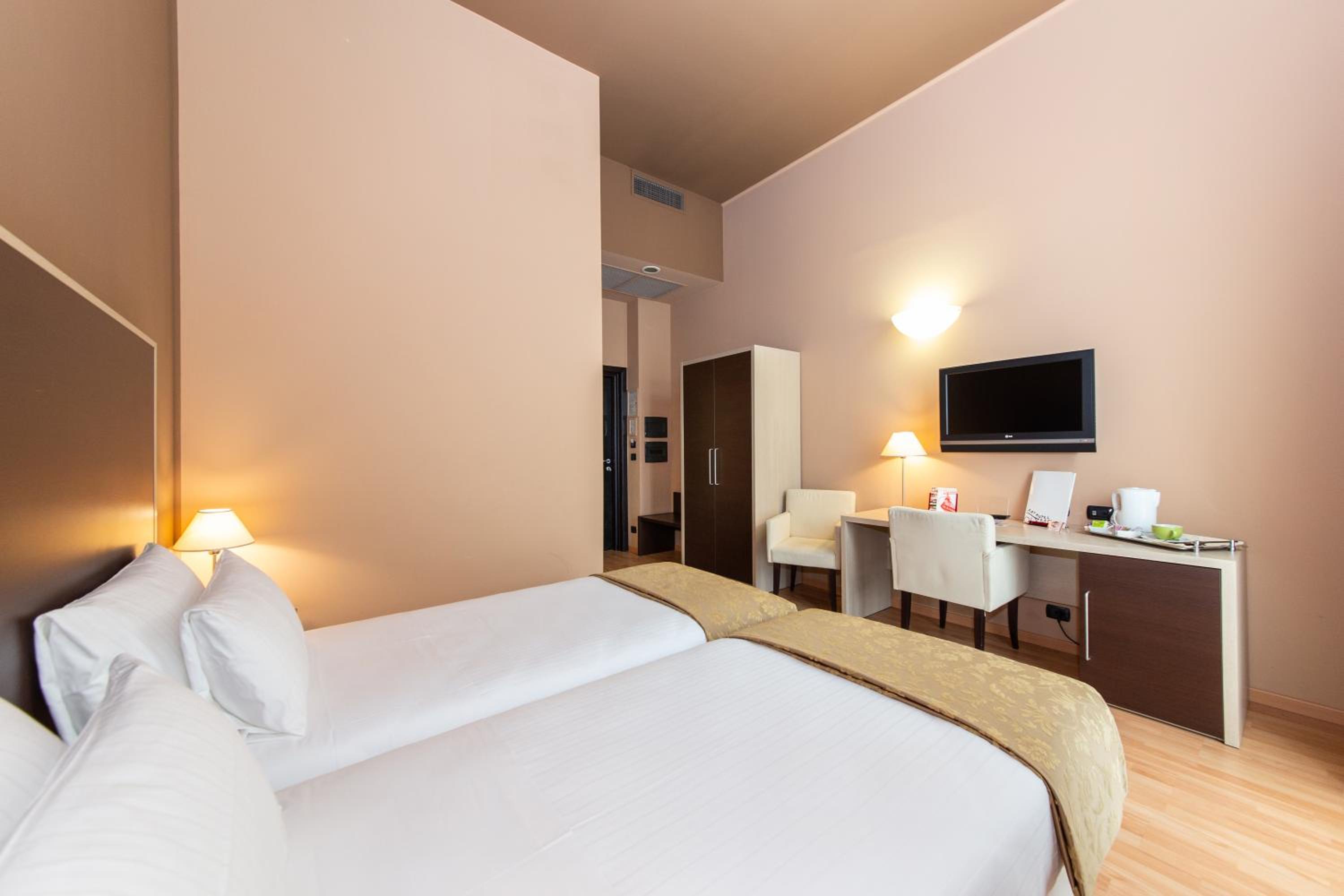 Classic Twin Room - Photo 1