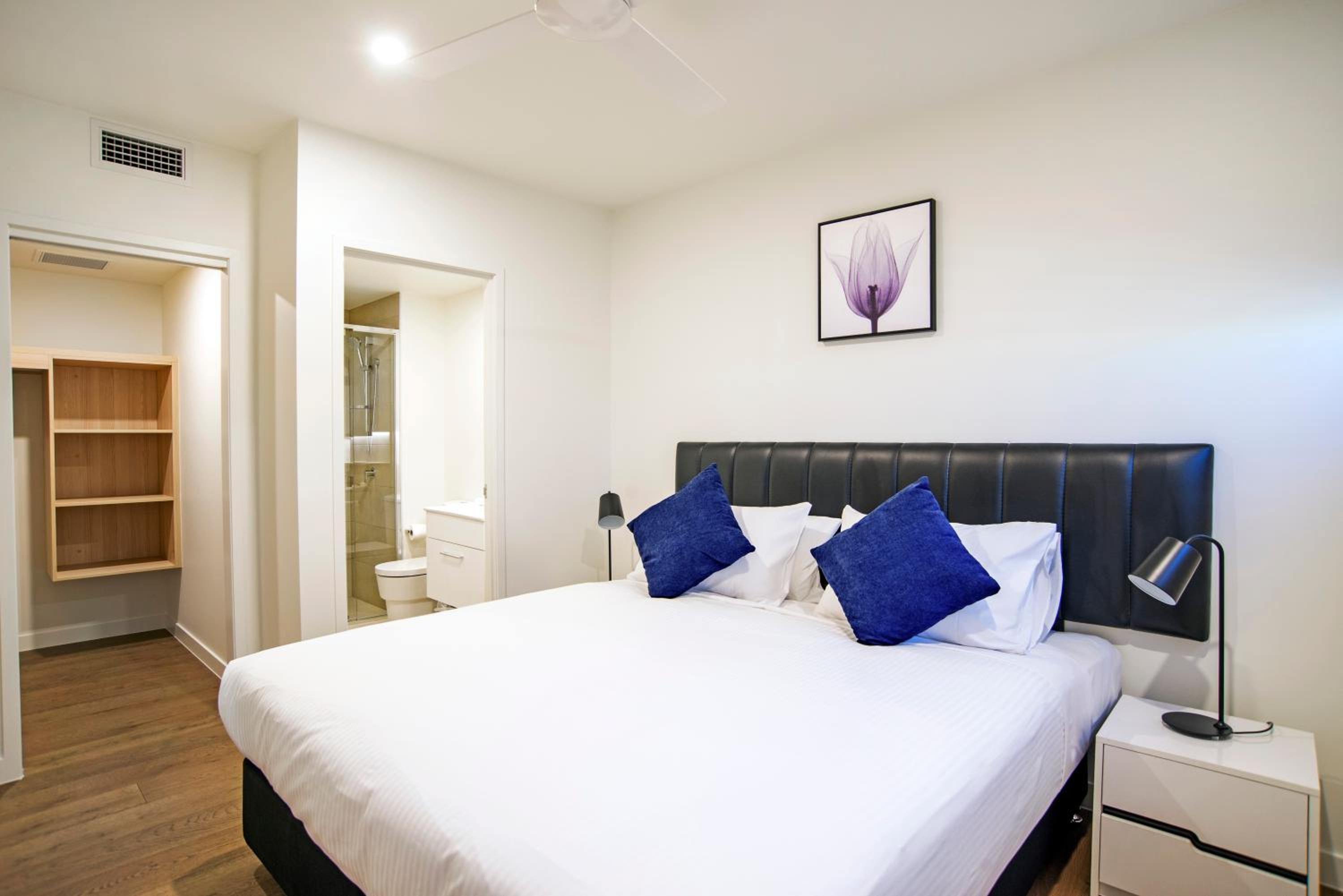Two Bedroom Two Bathroom Apartment thumbnail 5