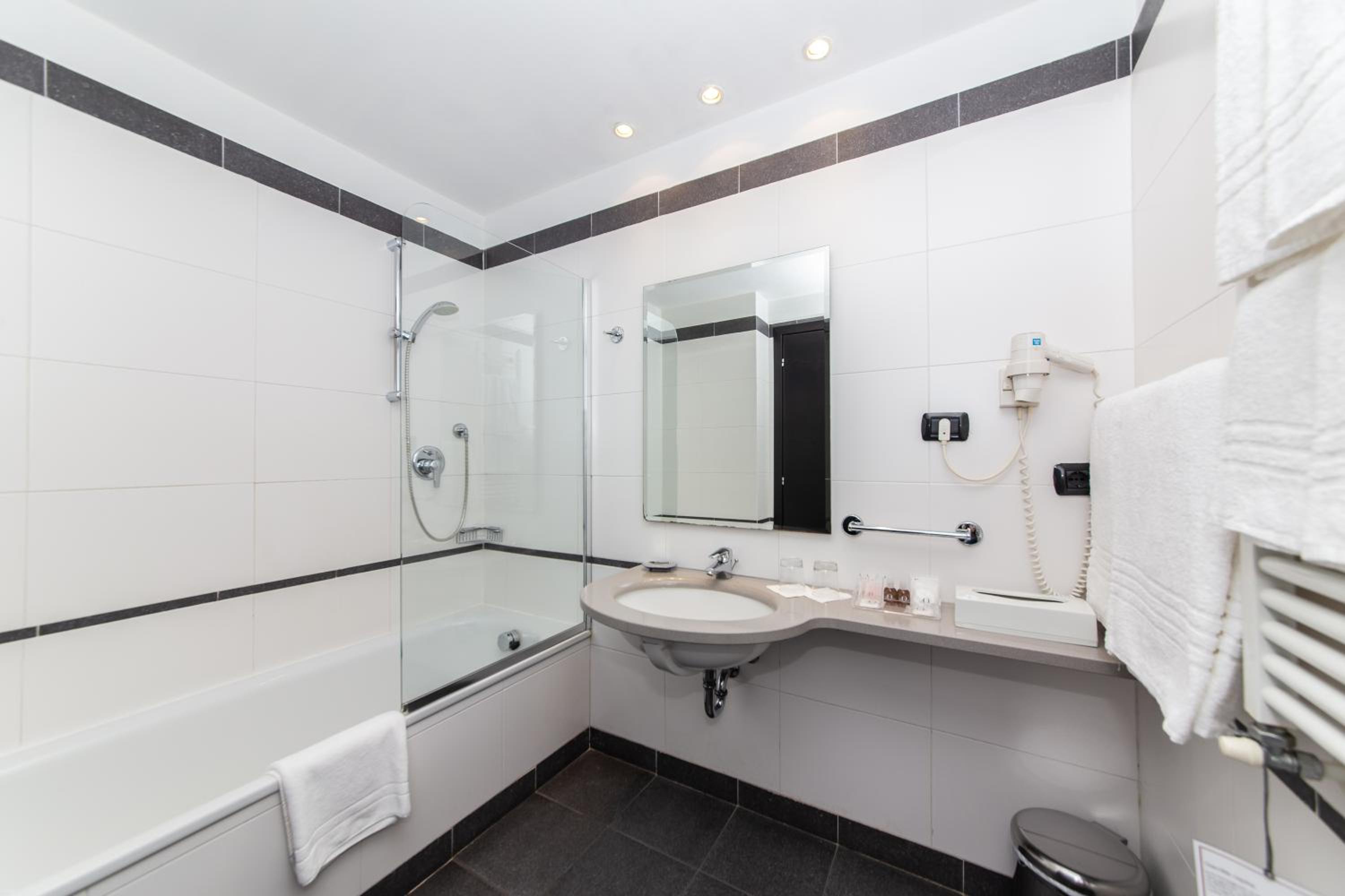 Classic Double Room (1 Adult) - Photo 3