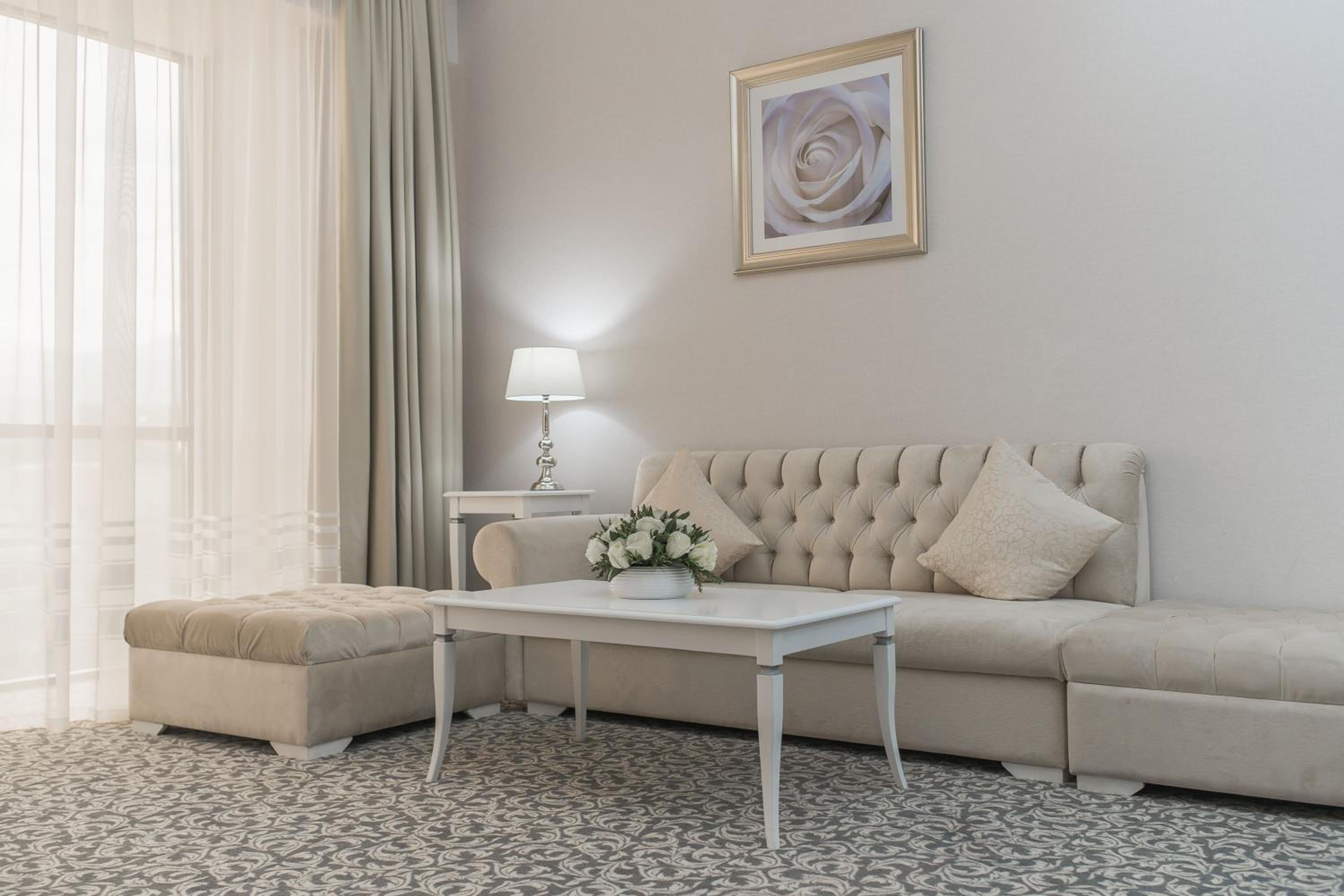 Suite with Mountain View