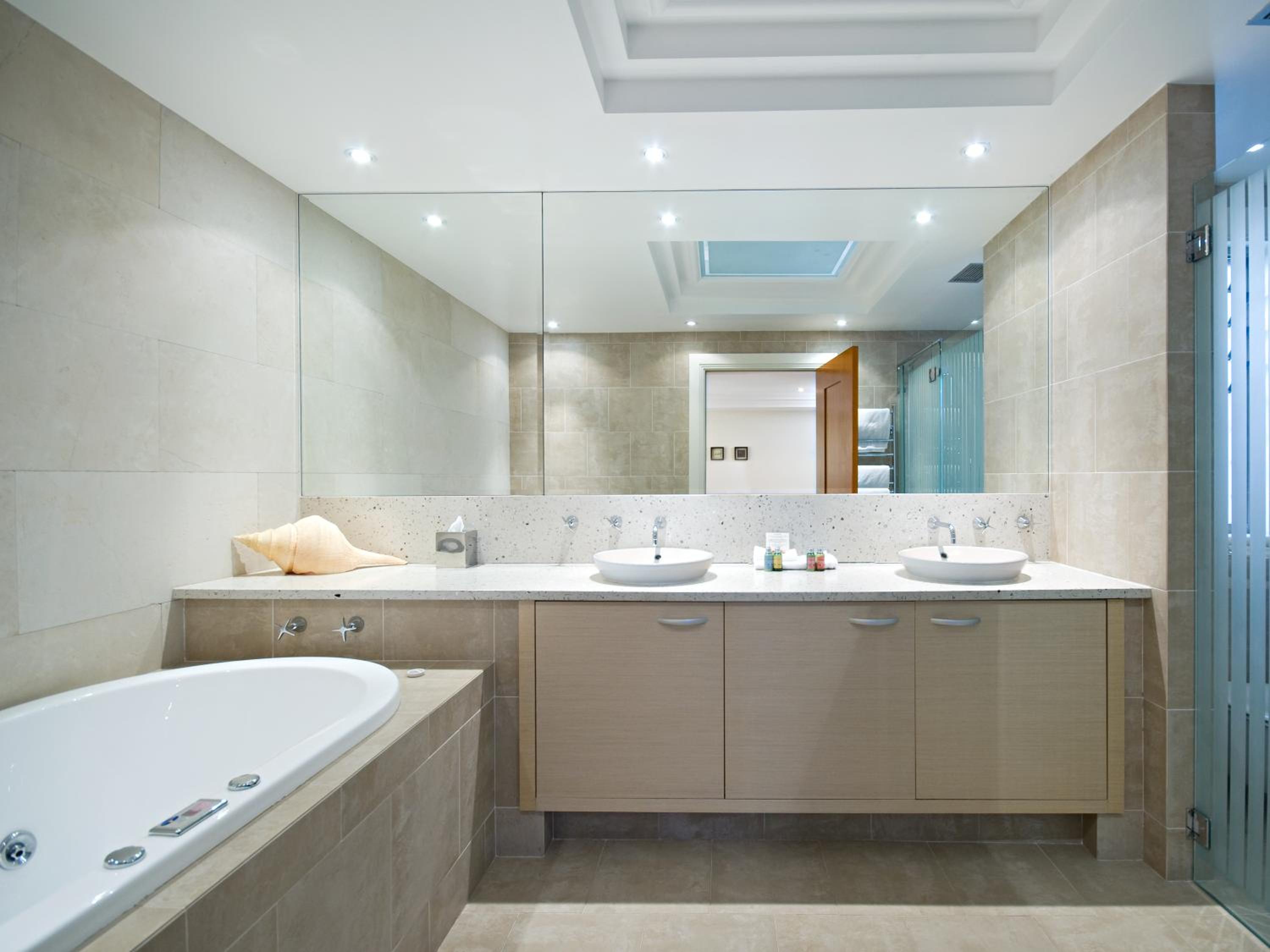 Luxury Three-Bedroom Penthouse 301 photo 2