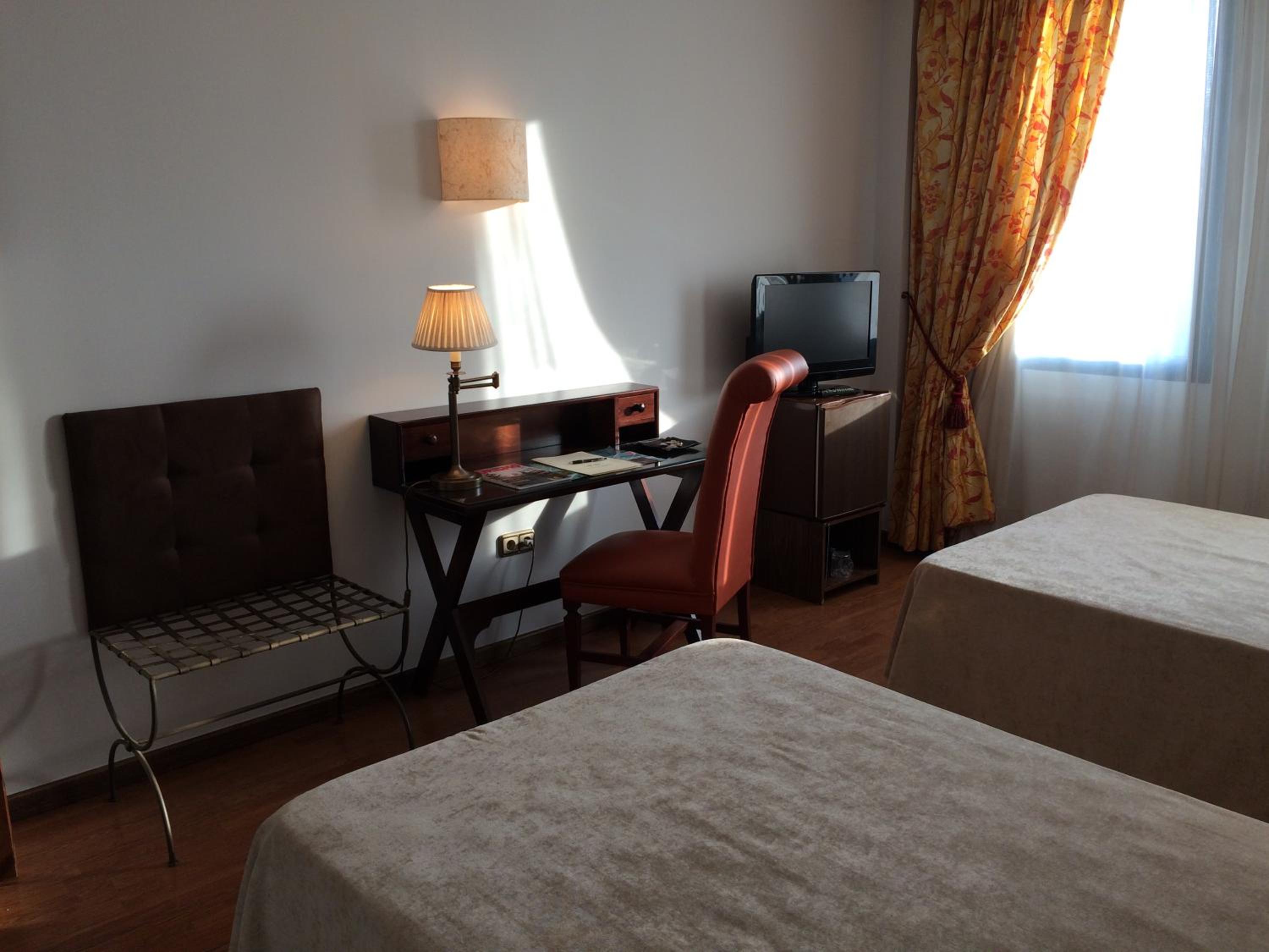 Double or Twin Room - Photo 1