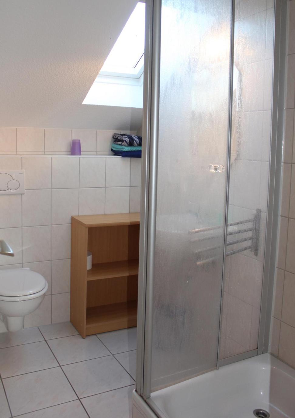 Apartment with Shower photo 3