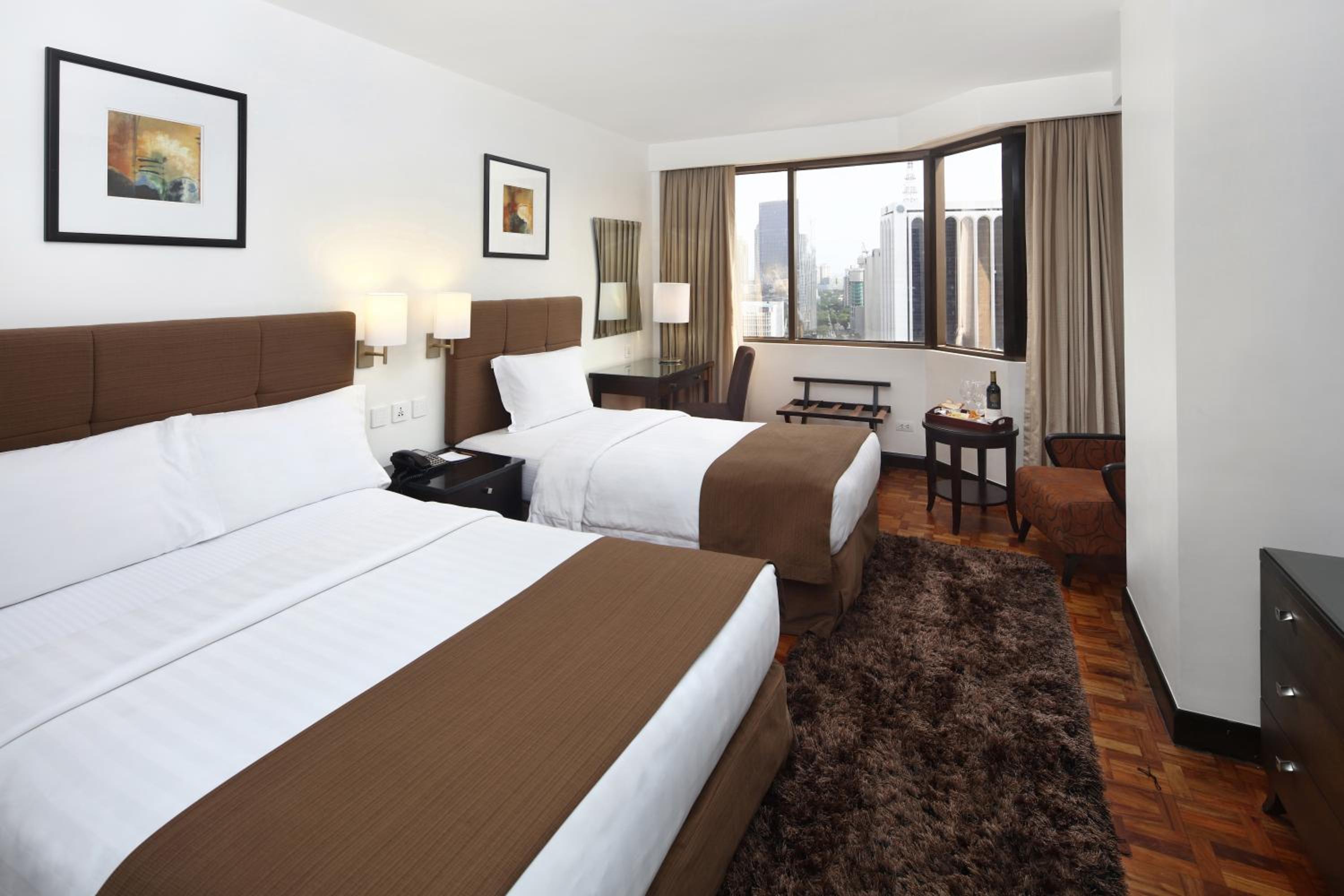 Executive Deluxe Twin Room - Photo 4