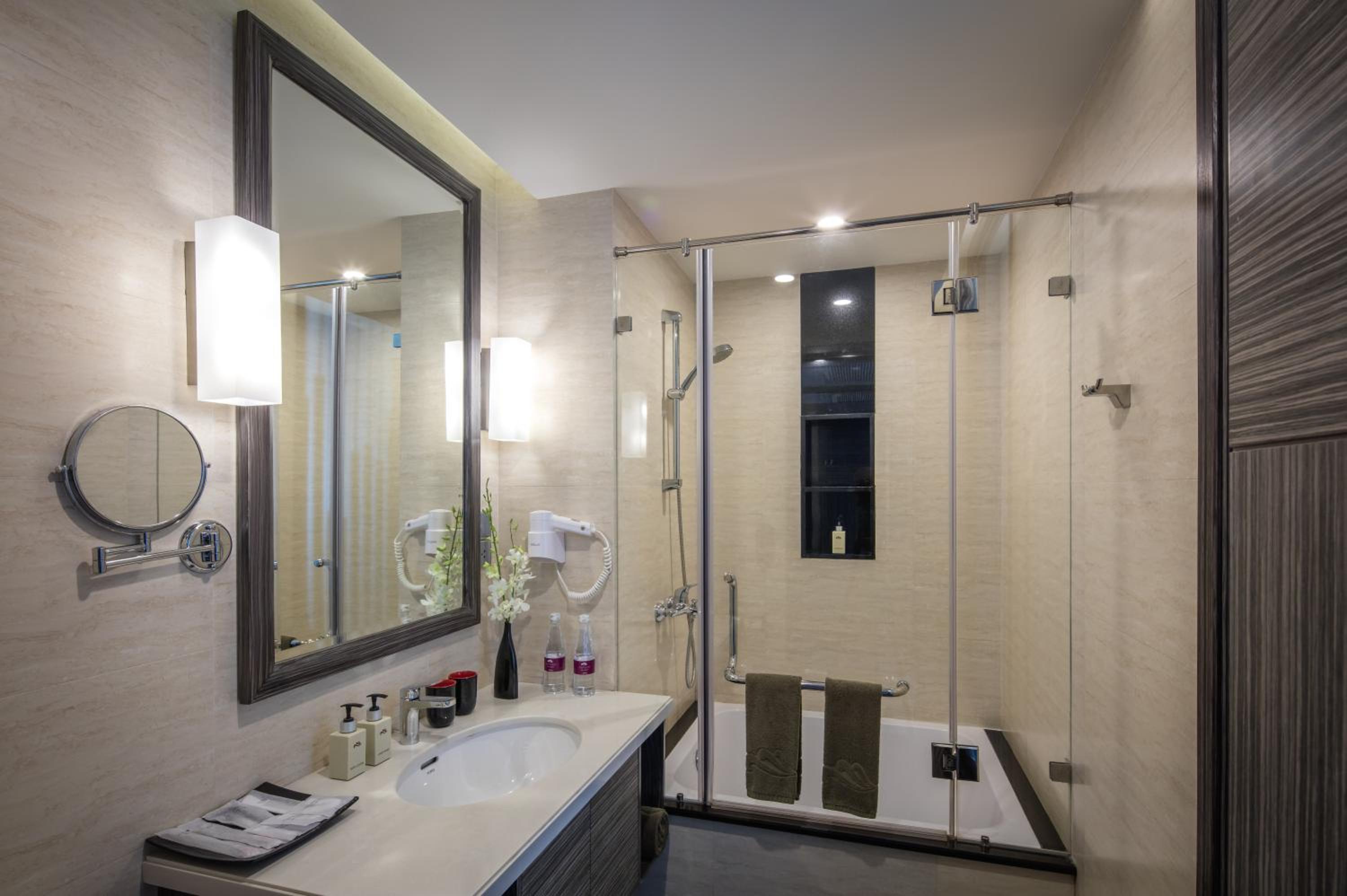 Trend Suite with 2 Single beds photo 3