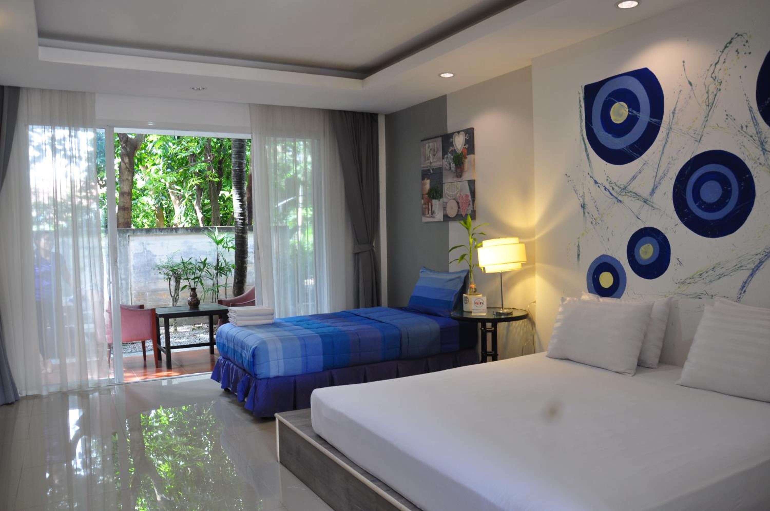 Triple Room with View - Photo 20