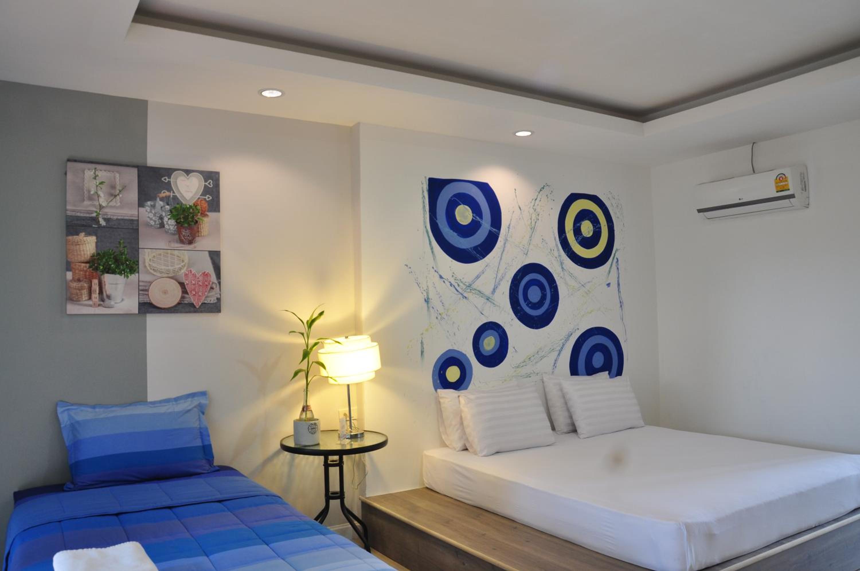 Triple Room with View - Photo 22