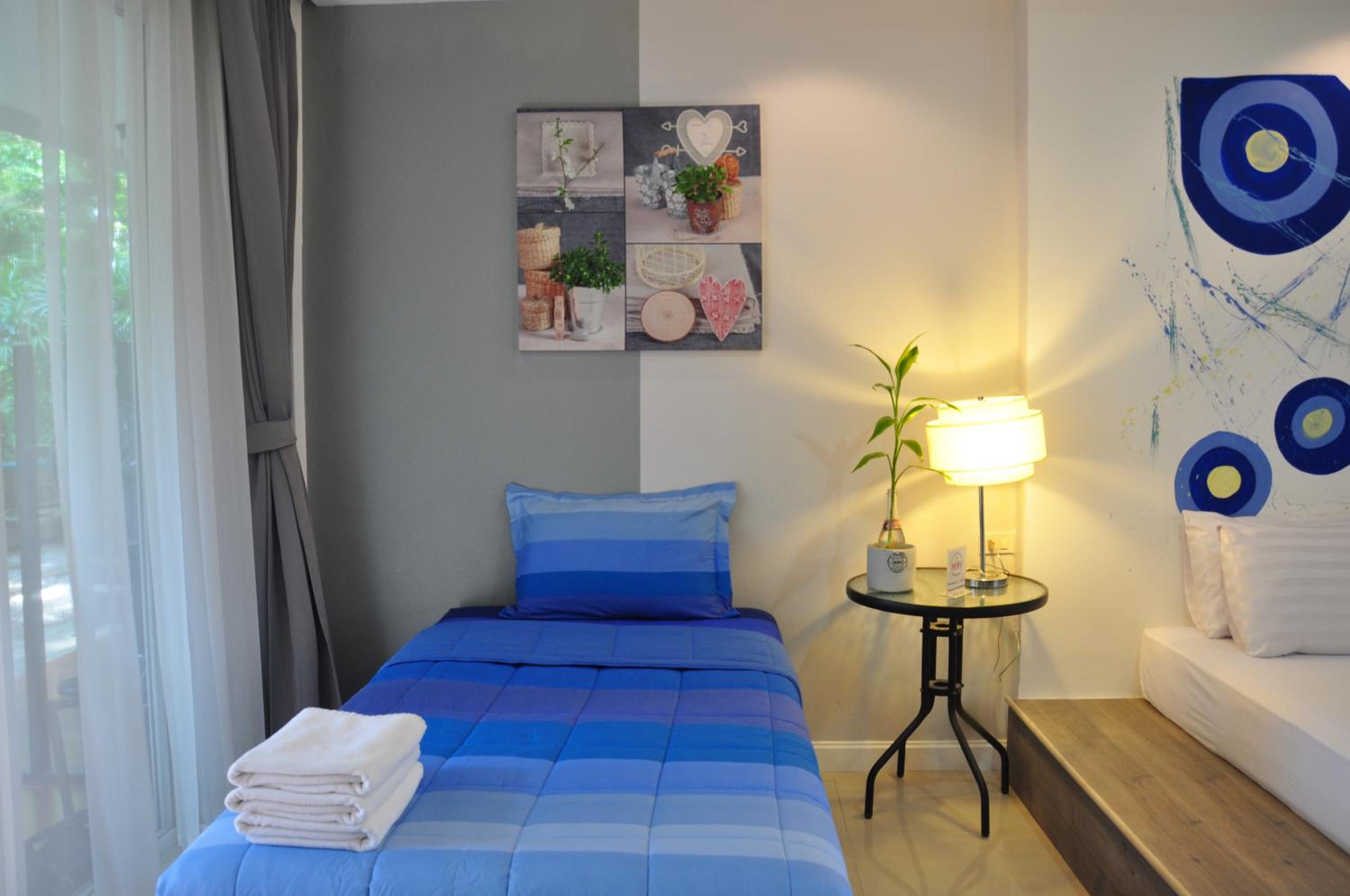 Triple Room with View - Photo 23