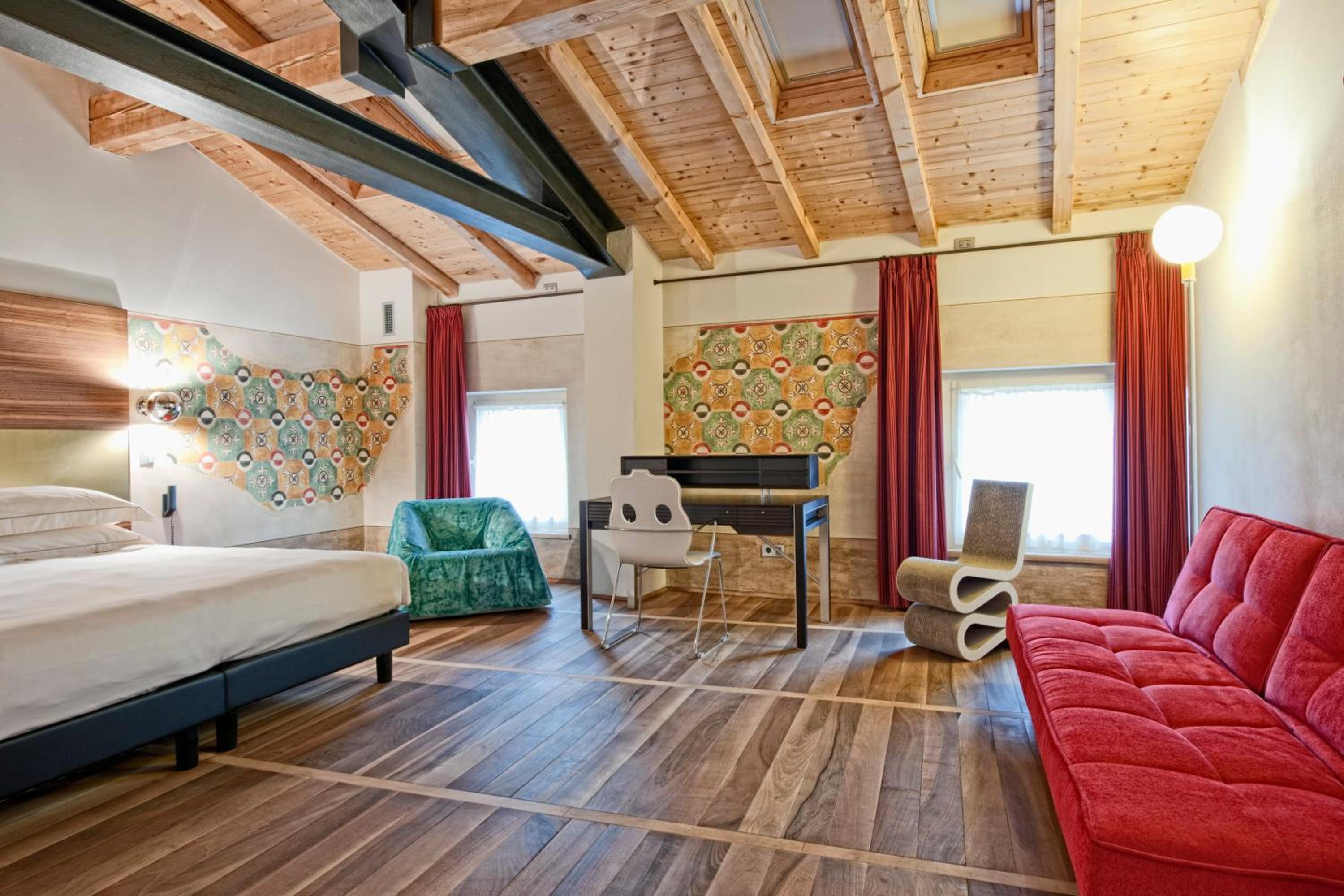 Junior Suite with Spa Access