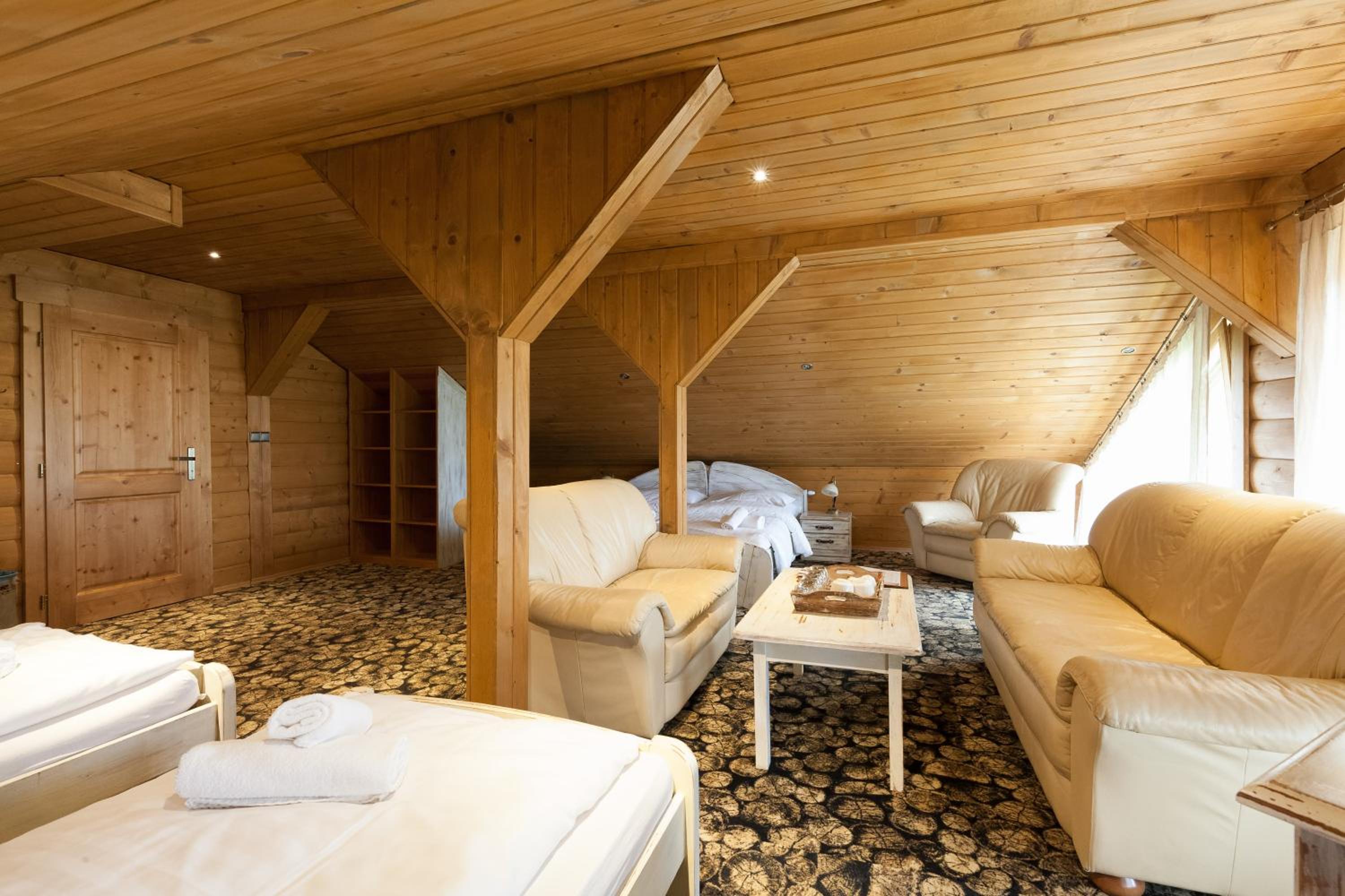 Family Room - Photo 8