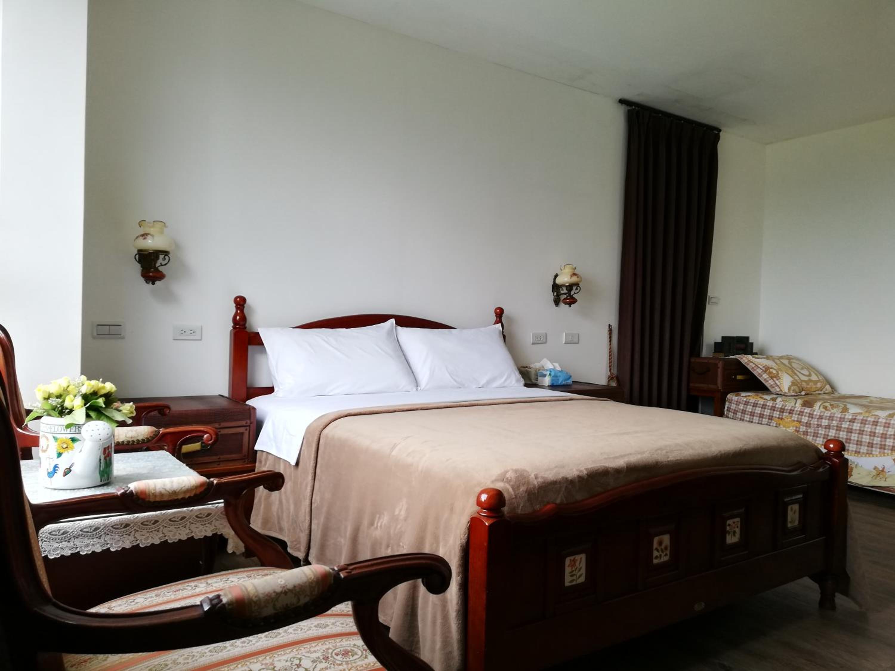 Deluxe Room (2 Adults + 1 Child) photo 1