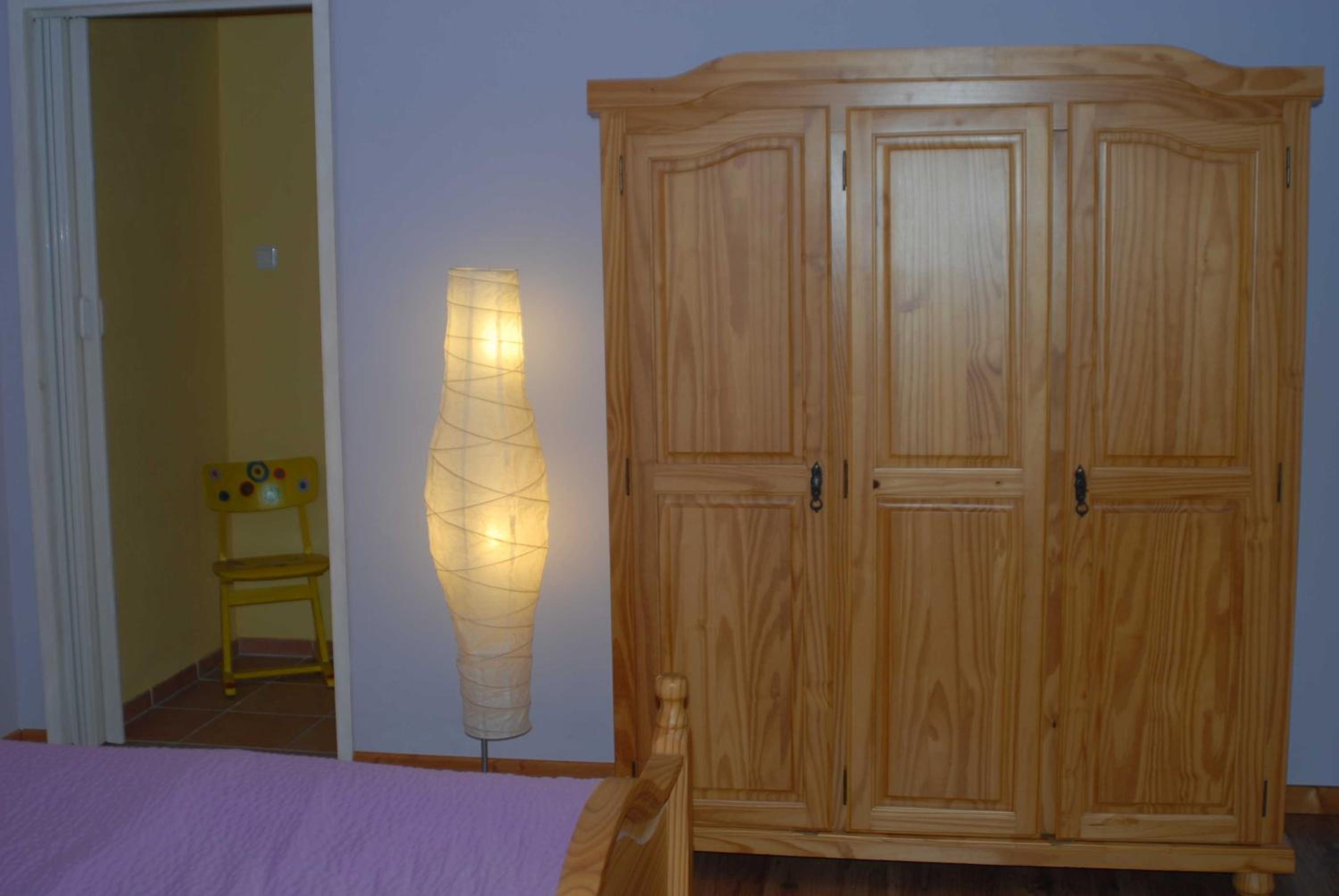 One-Bedroom Apartment with Shower photo 2