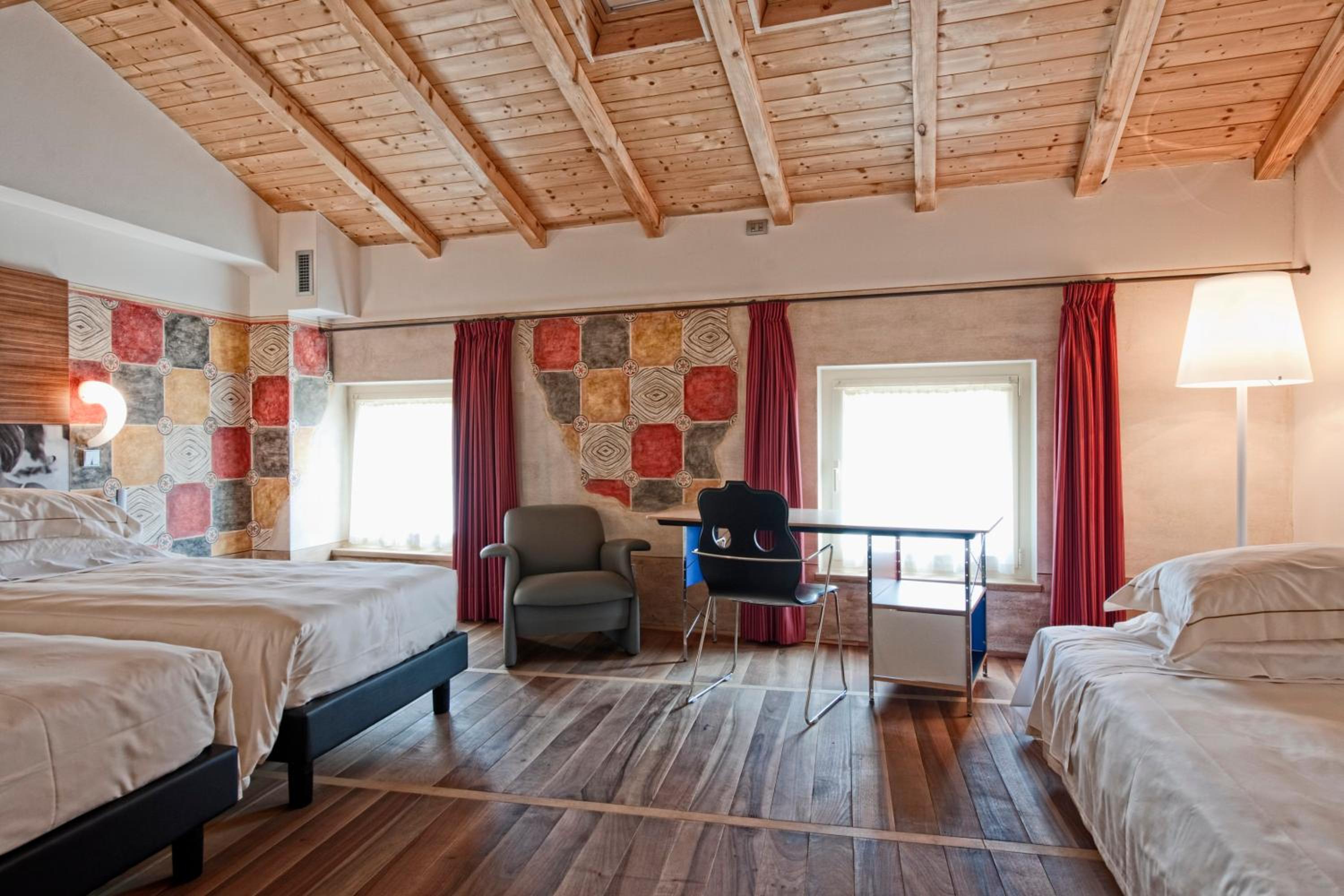 Junior Suite with Spa Access - Photo 6