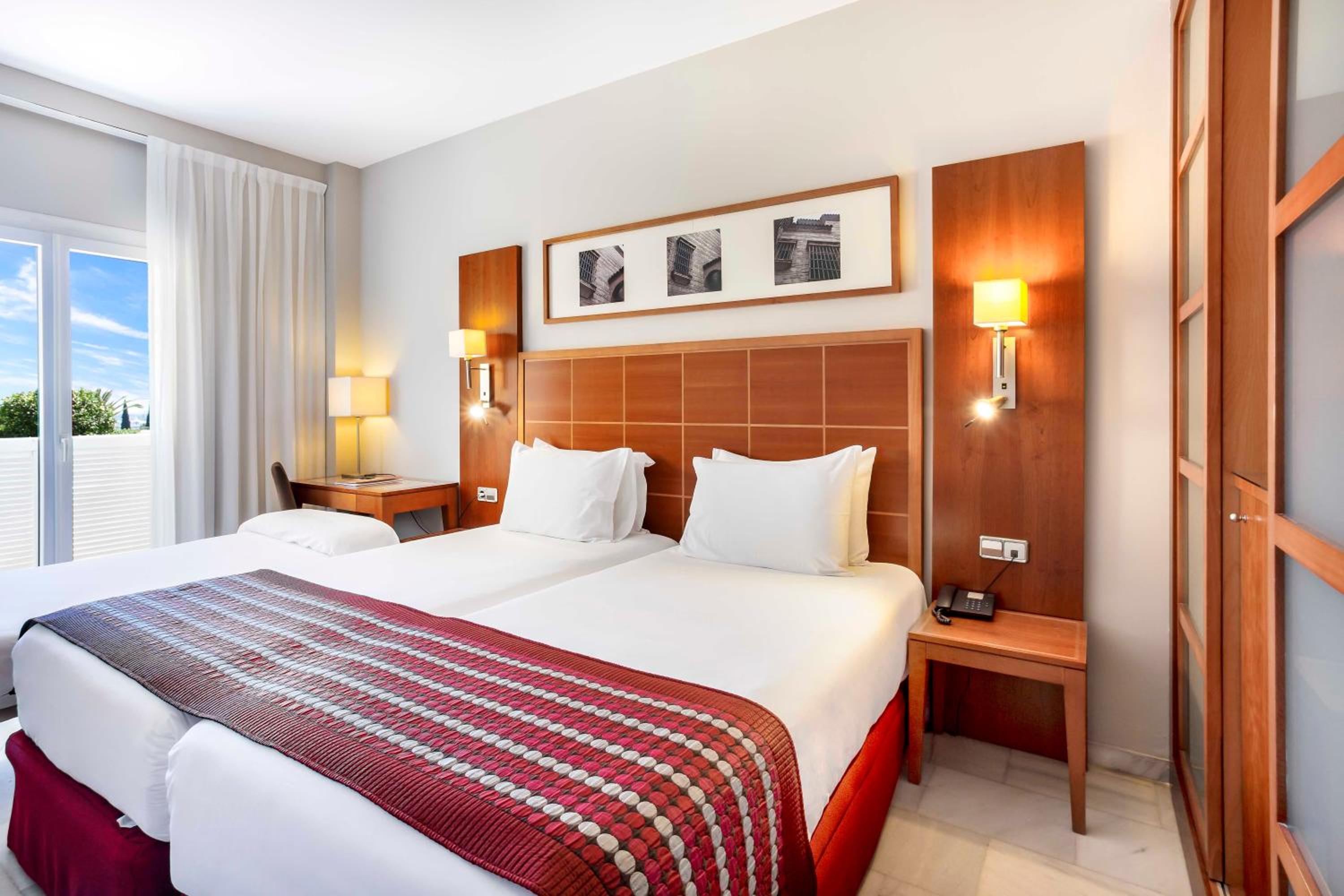 Twin Room with Extra Bed - Photo 6