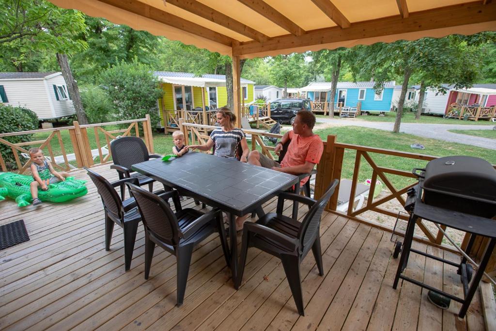 Comfort Mobile Home (3 bedrooms) photo 2