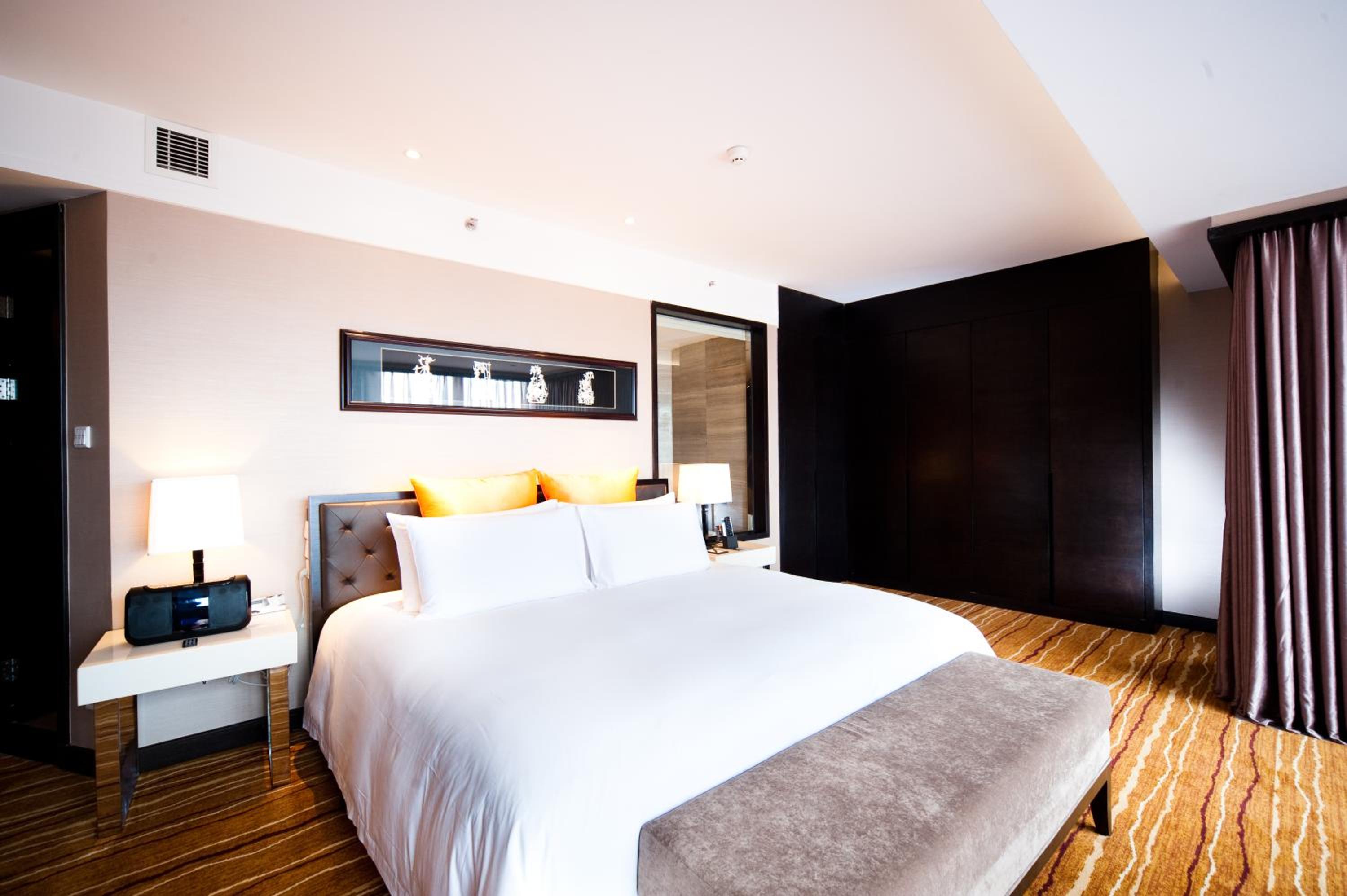 Deluxe Suite - Photo 4